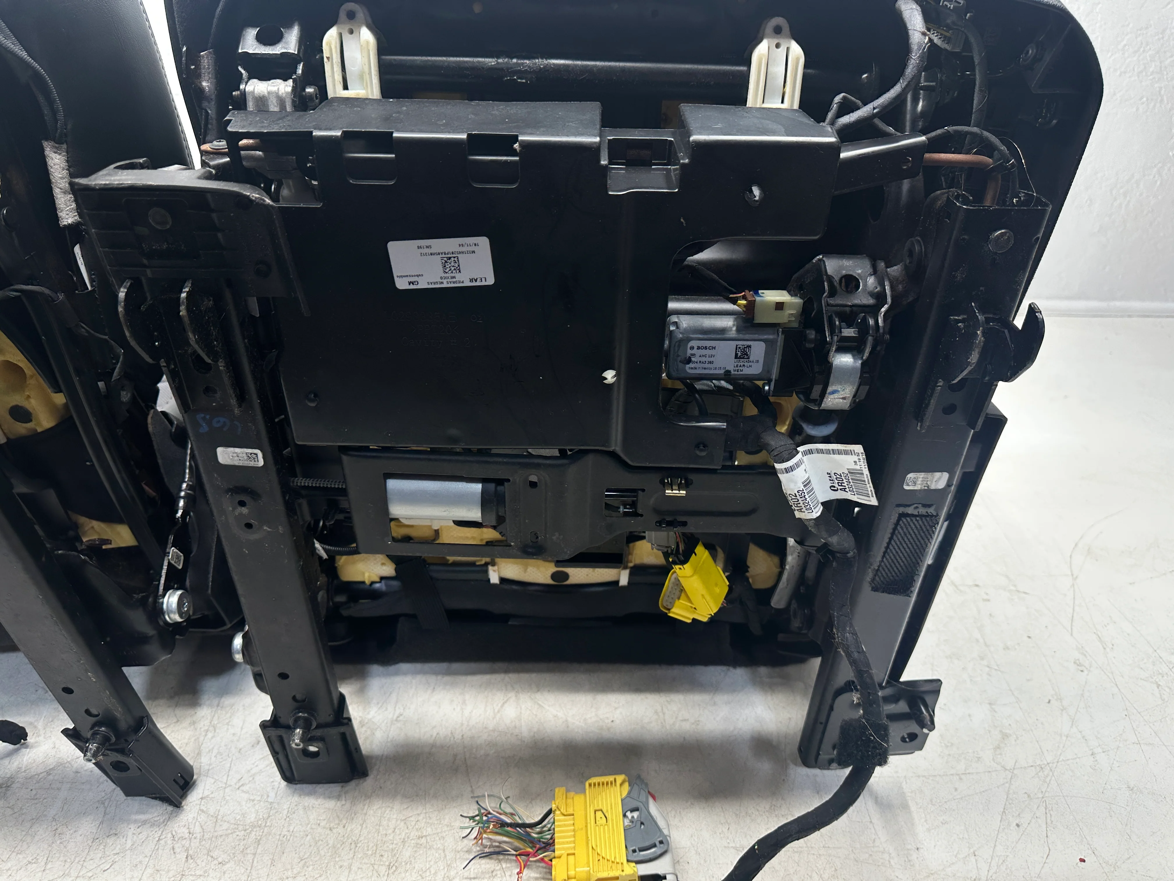 2015 - 2020  Yukon Denali Front Seats, GMC Black Leather, Heated & Cooled #3015 - Image 14