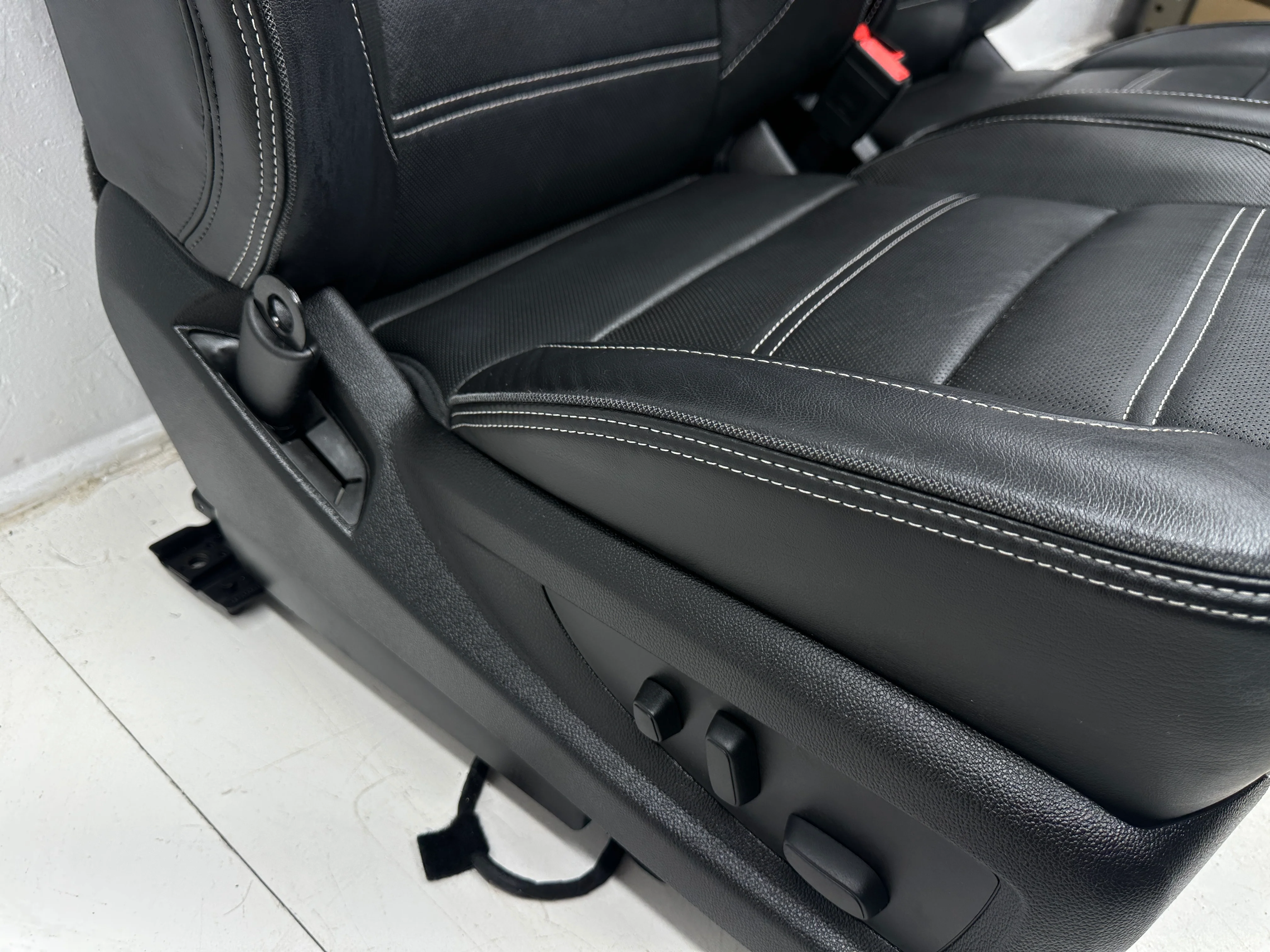 2015 - 2020  Yukon Denali Front Seats, GMC Black Leather, Heated & Cooled #3015 - Image 8