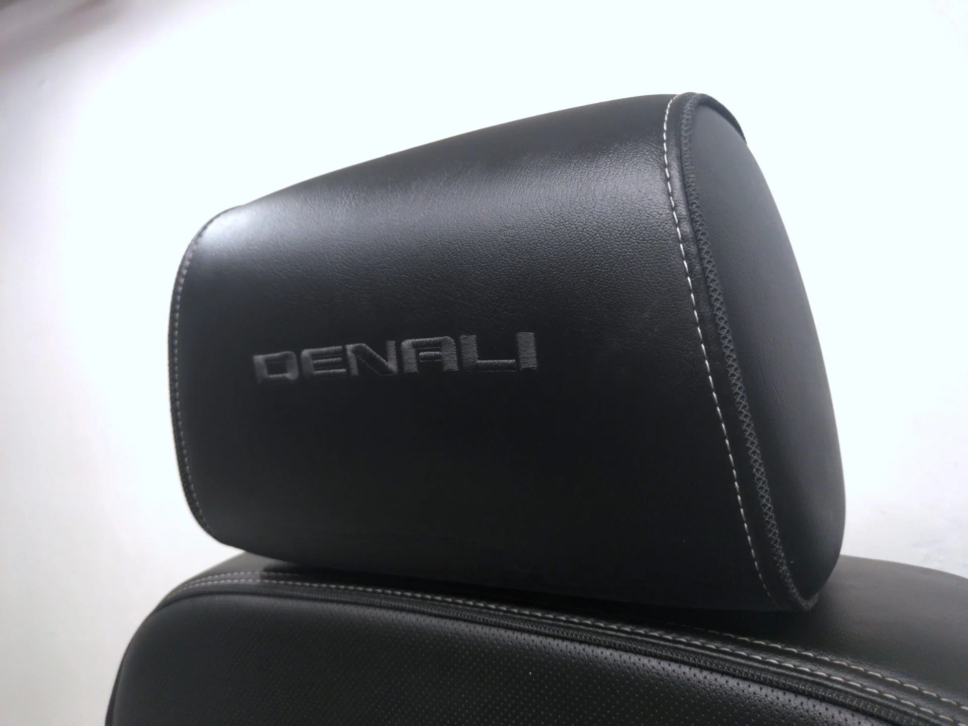 2016 - 2019 GMC Sierra Denali Front Seats, Black Leather, Heated & Cooled #1467 - Image 16