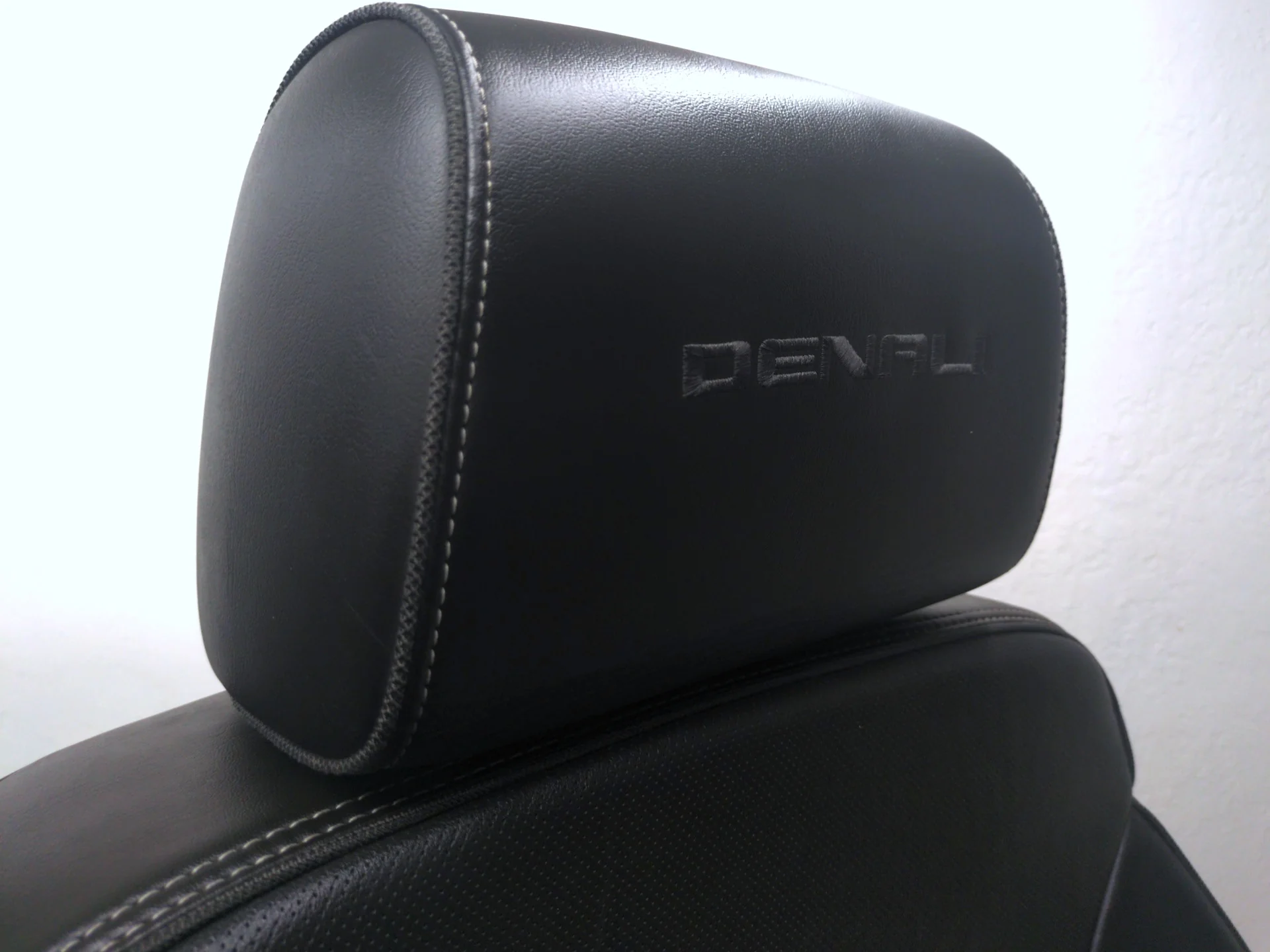 2016 - 2019 GMC Sierra Denali Front Seats, Black Leather, Heated & Cooled #1467 - Image 17