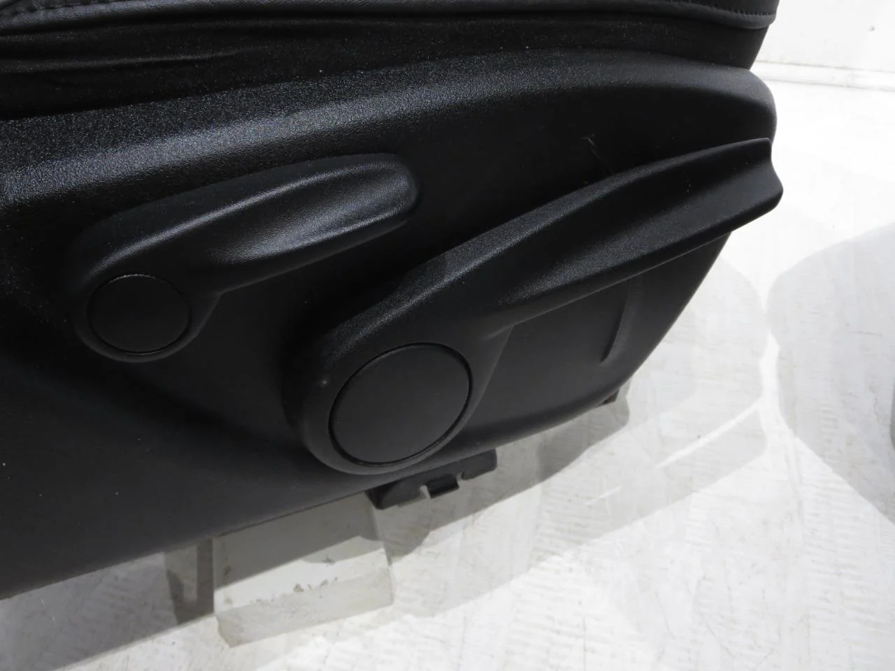 2016 - 2023 Fiat 500x Seats, Heated Black Leather, Lounge #958r - Image 10