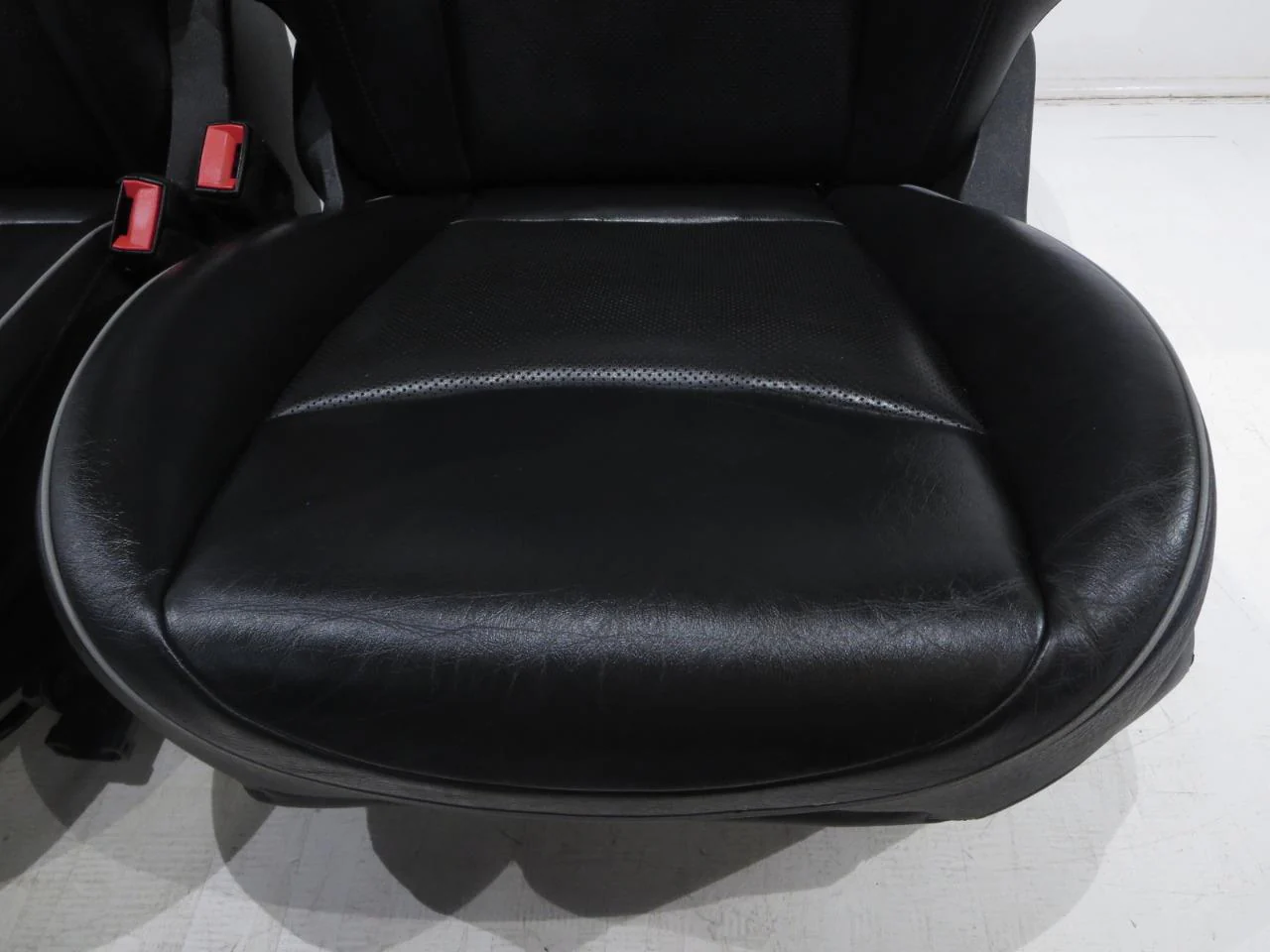 2016 - 2023 Fiat 500x Seats, Heated Black Leather, Lounge #958r - Image 3