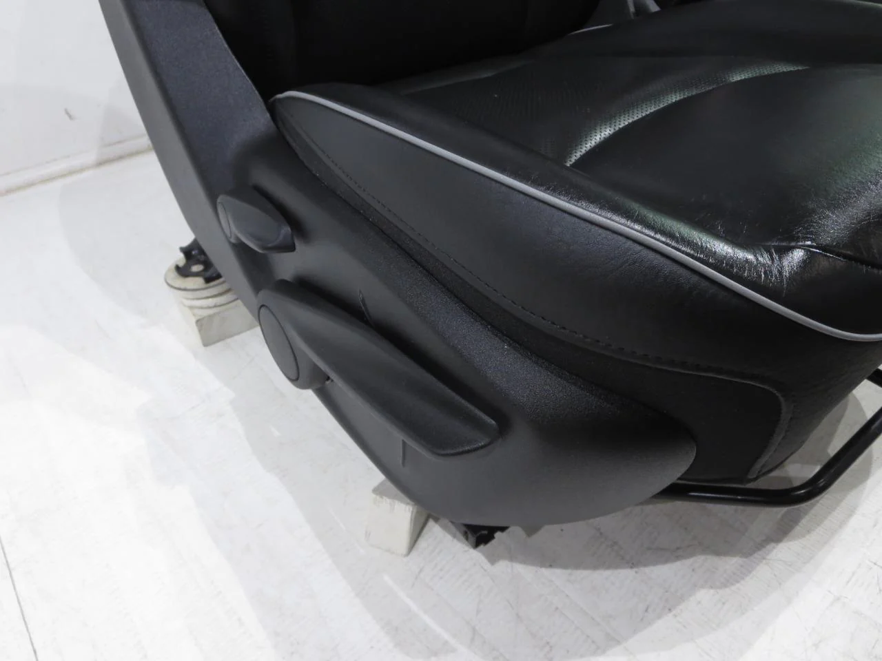 2016 - 2023 Fiat 500x Seats, Heated Black Leather, Lounge #958r - Image 6