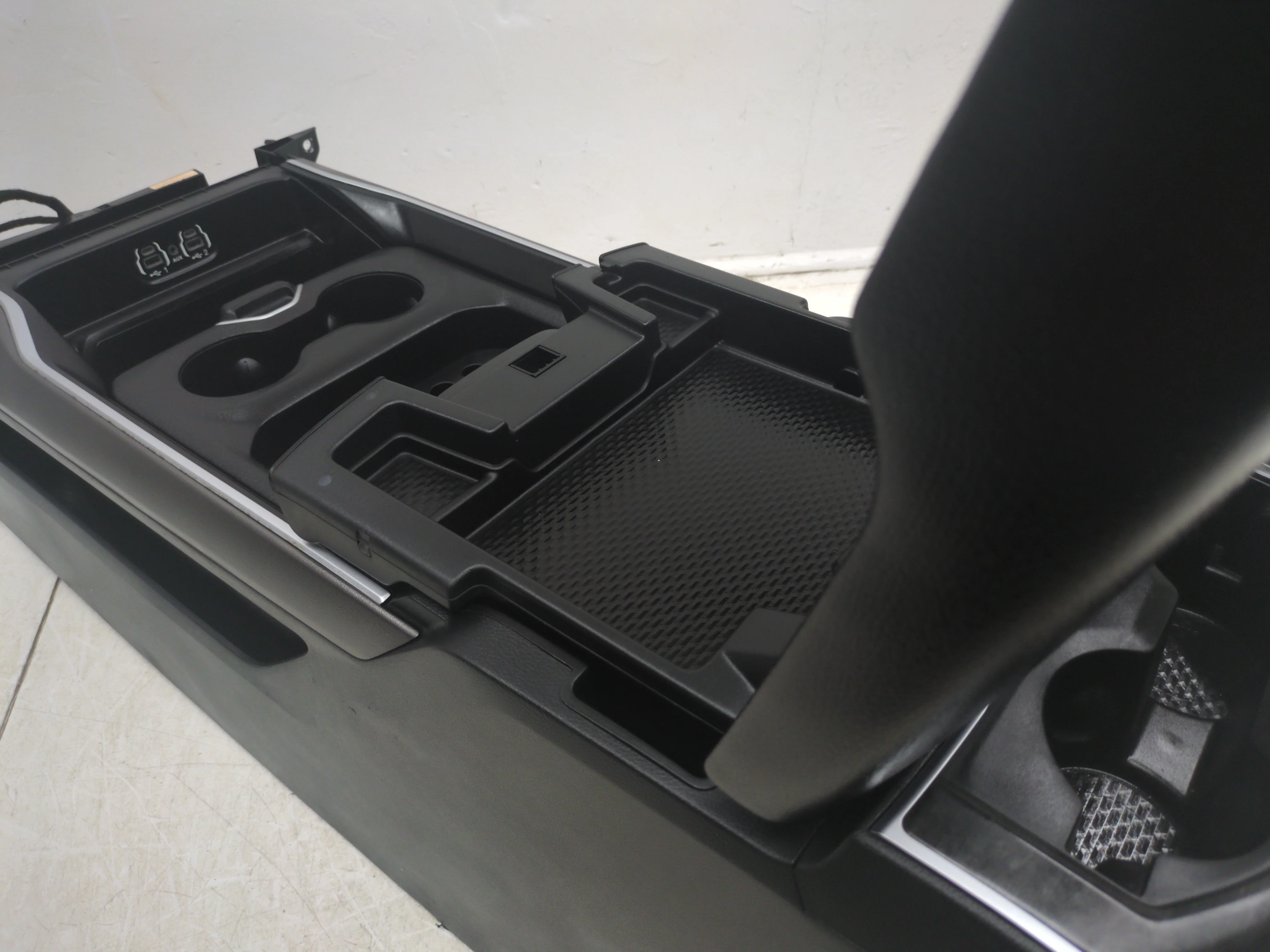 2019 - 2024 Dodge Ram Center Console, 1500 DT, Black & Gray. #1781 - Image 10