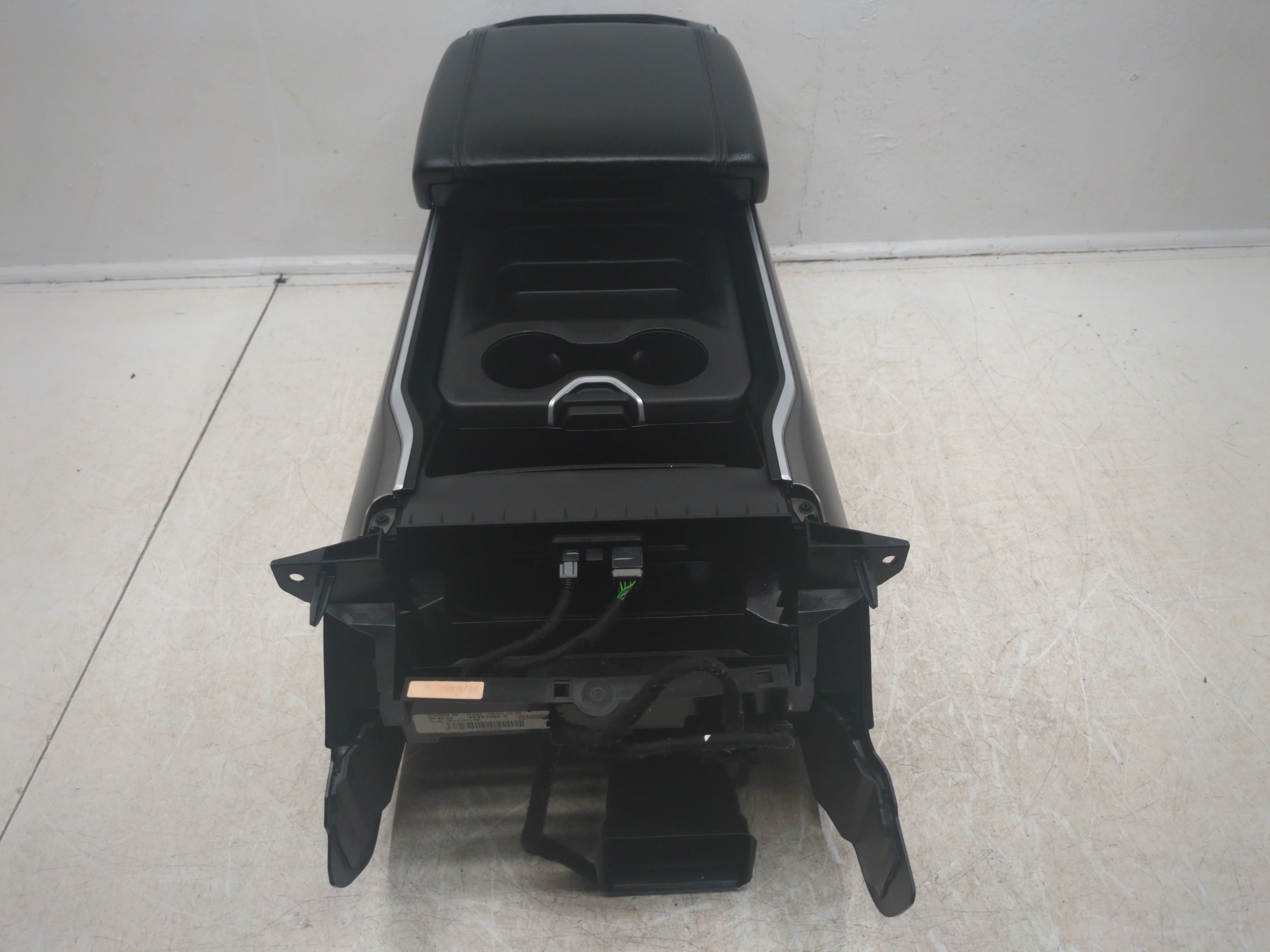 2019 - 2024 Dodge Ram Center Console, 1500 DT, Black & Gray. #1781 - Image 5