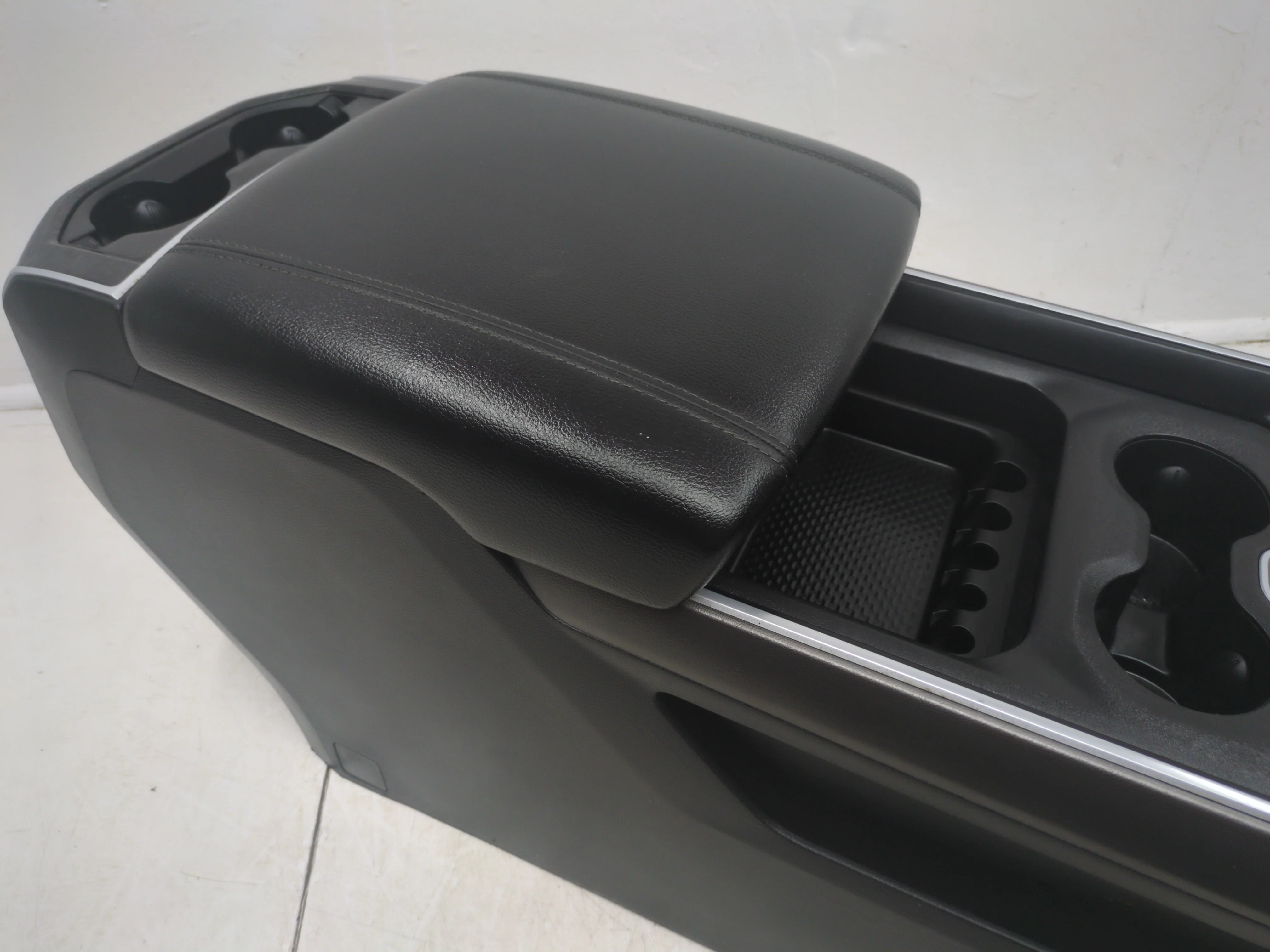2019 - 2024 Dodge Ram Center Console, 1500 DT, Black & Gray. #1781 - Image 7