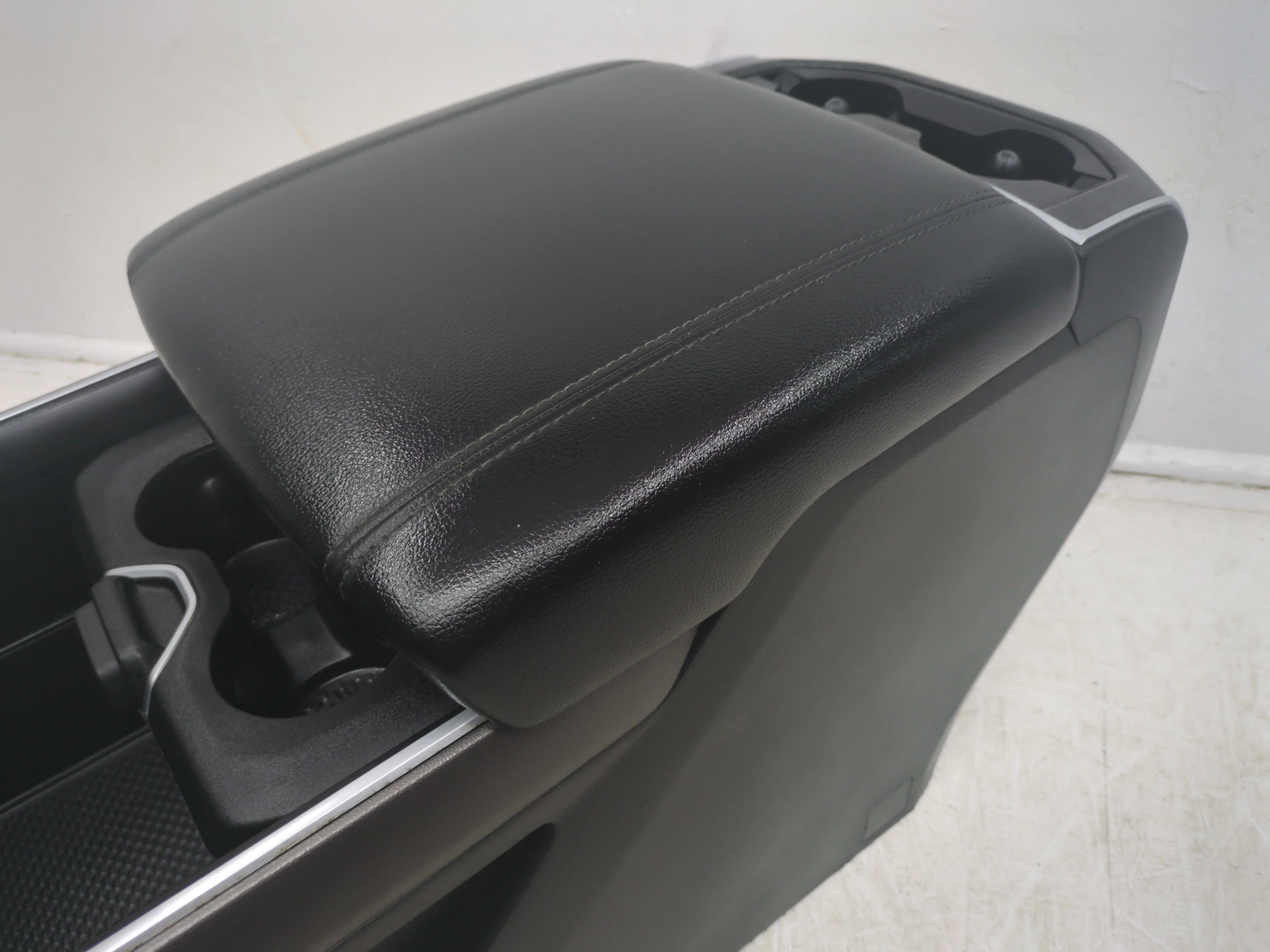 2019 - 2024 Dodge Ram Center Console, 1500 DT, Black & Gray. #1781 - Image 9