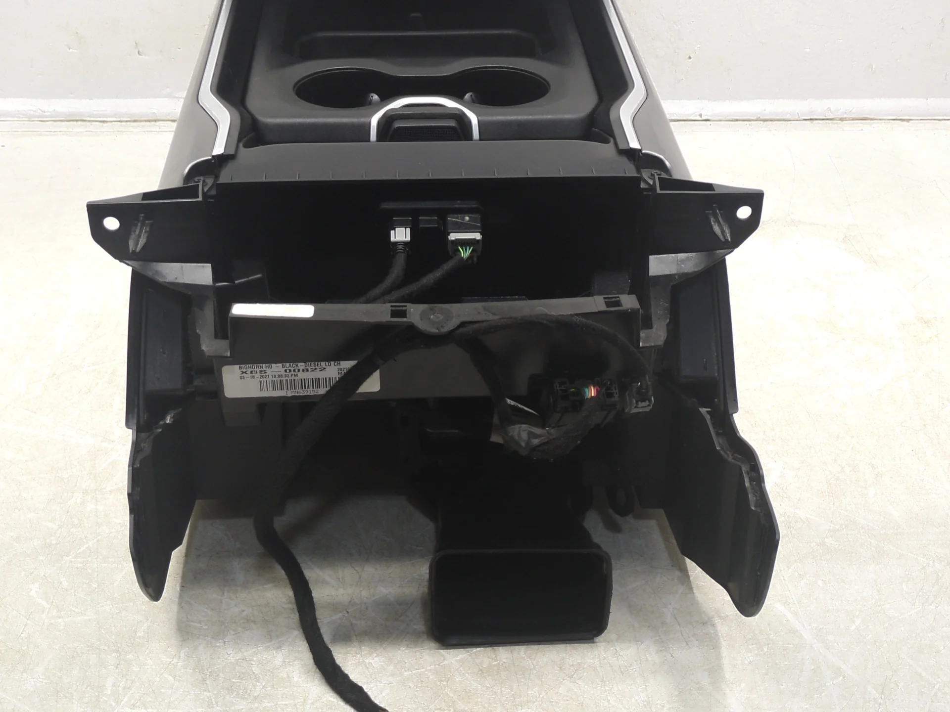 2019 - 2024 Dodge Ram Center Console, Big Horn 1500 DT #1838 - Image 3