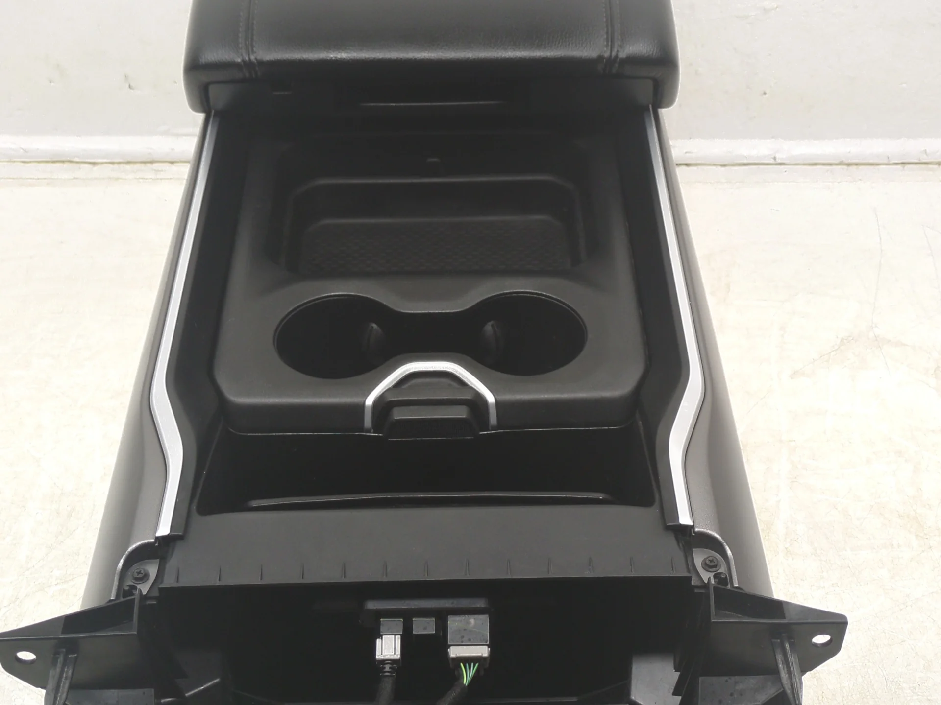 2019 - 2024 Dodge Ram Center Console, Big Horn 1500 DT #1838 - Image 4