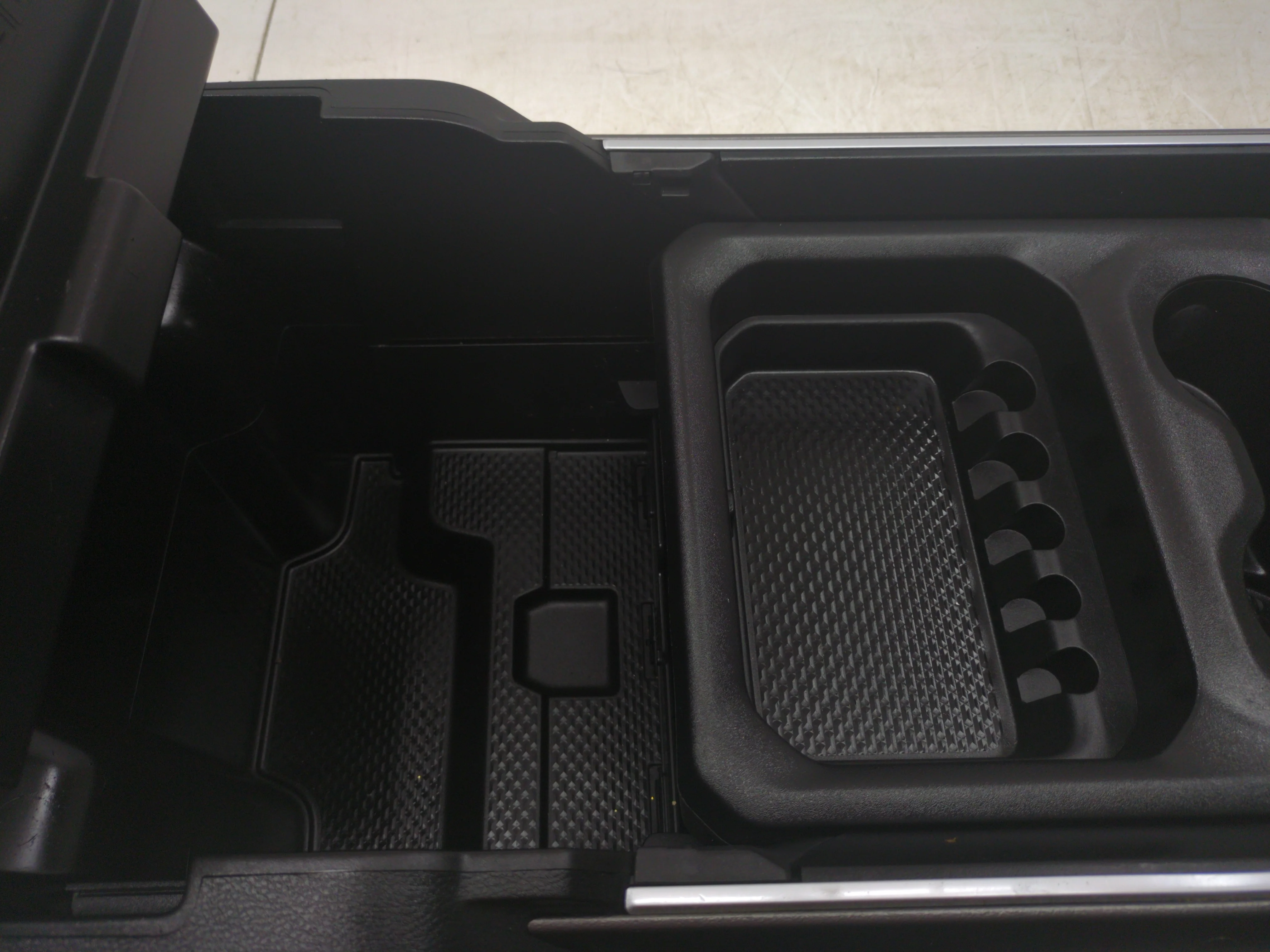 2019 - 2024 Dodge Ram Center Console, 1500 DT, Big Horn, Black & Gray. #1787 - Image 15