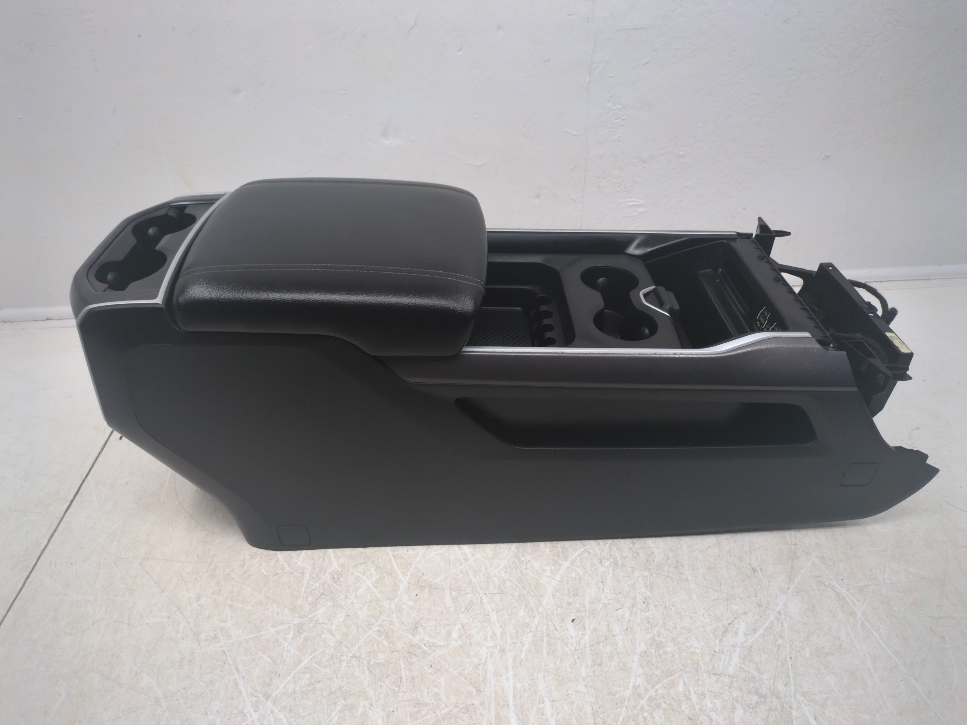 2019 - 2024 Dodge Ram Center Console, 1500 DT, Big Horn, Black & Gray. #1787 - Image 5