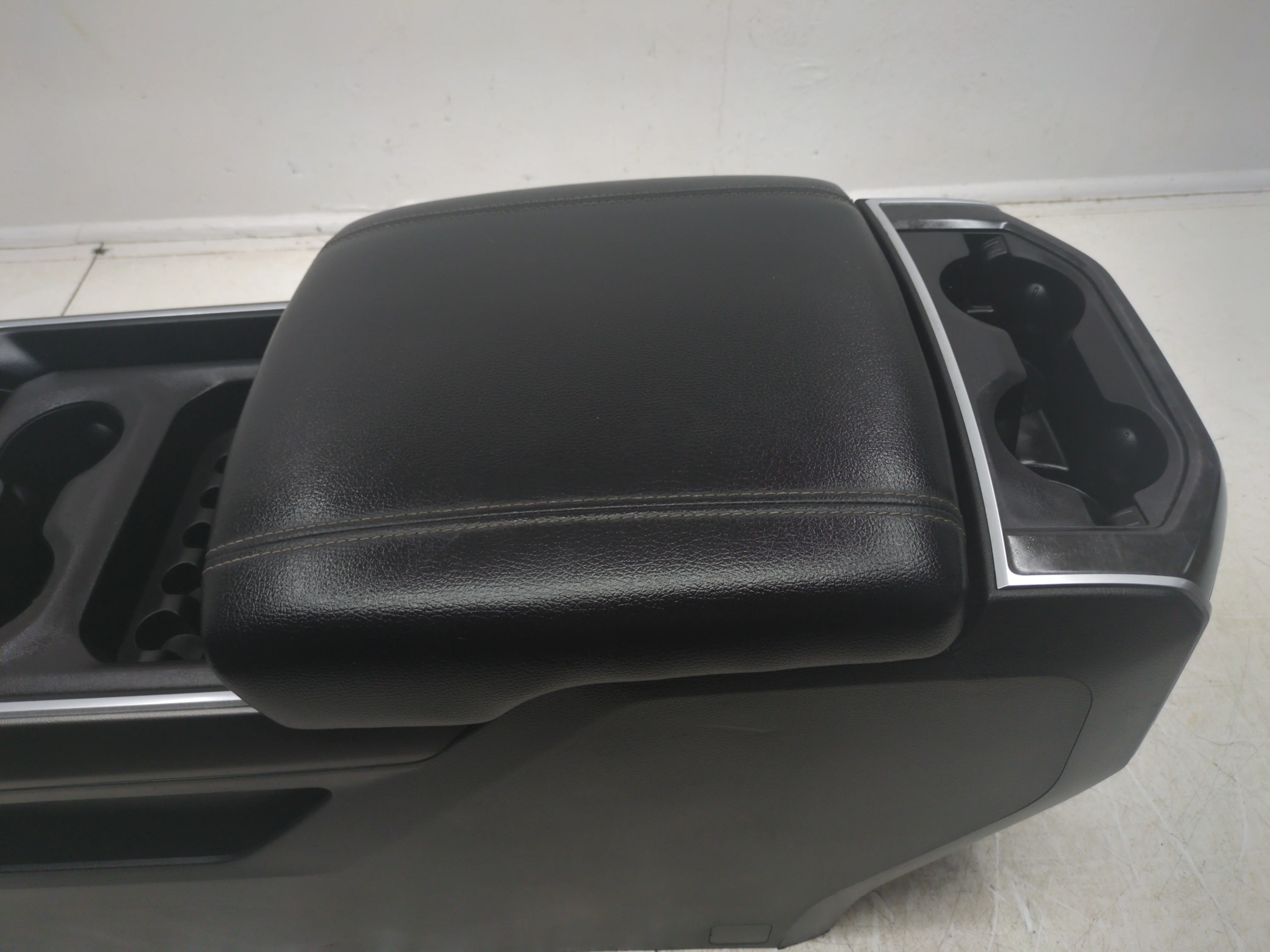 2019 - 2024 Dodge Ram Center Console, 1500 DT, Big Horn, Black & Gray. #1787 - Image 8
