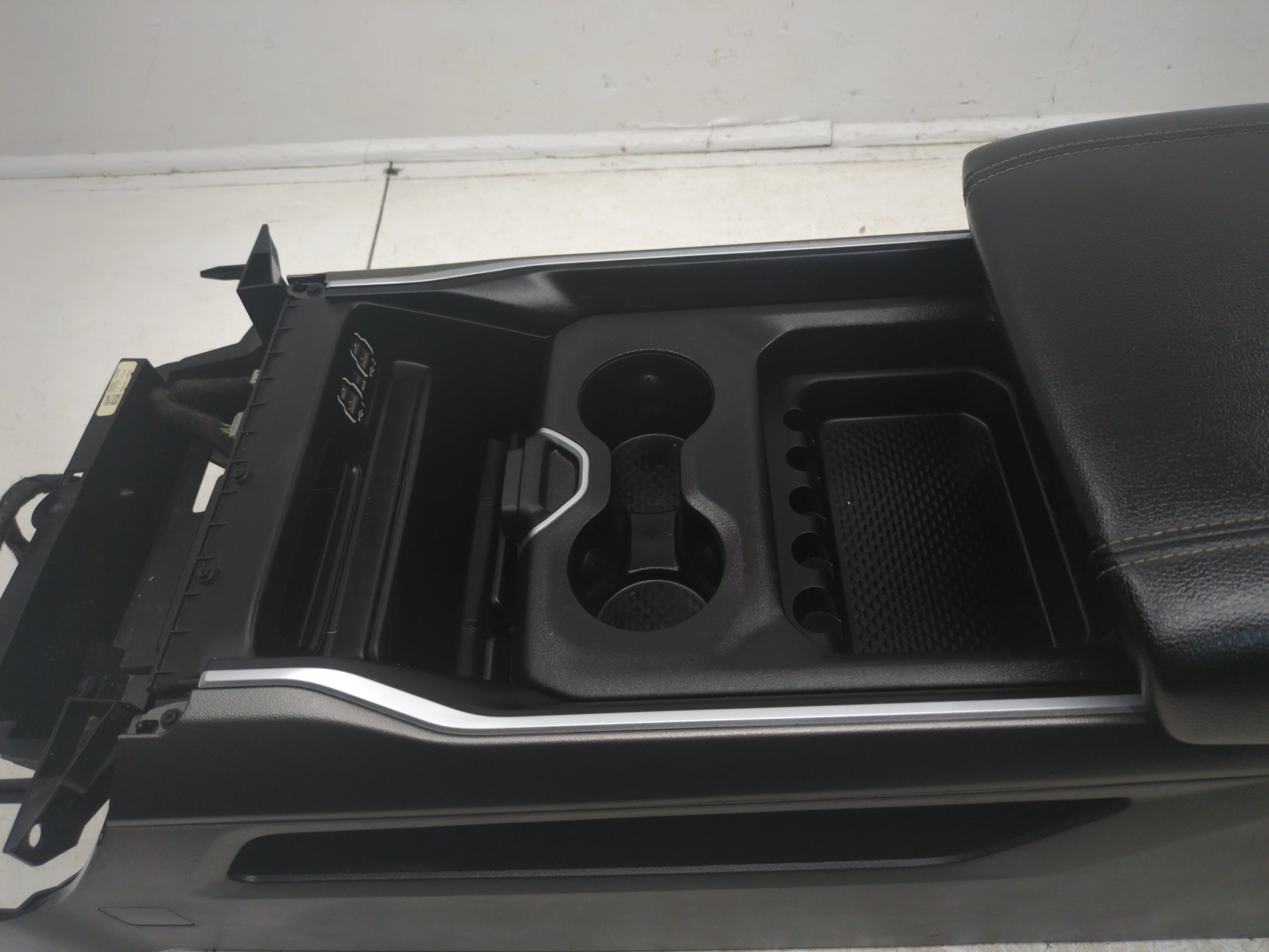 2019 - 2024 Dodge Ram Center Console, 1500 DT, Big Horn, Black & Gray. #1787 - Image 9