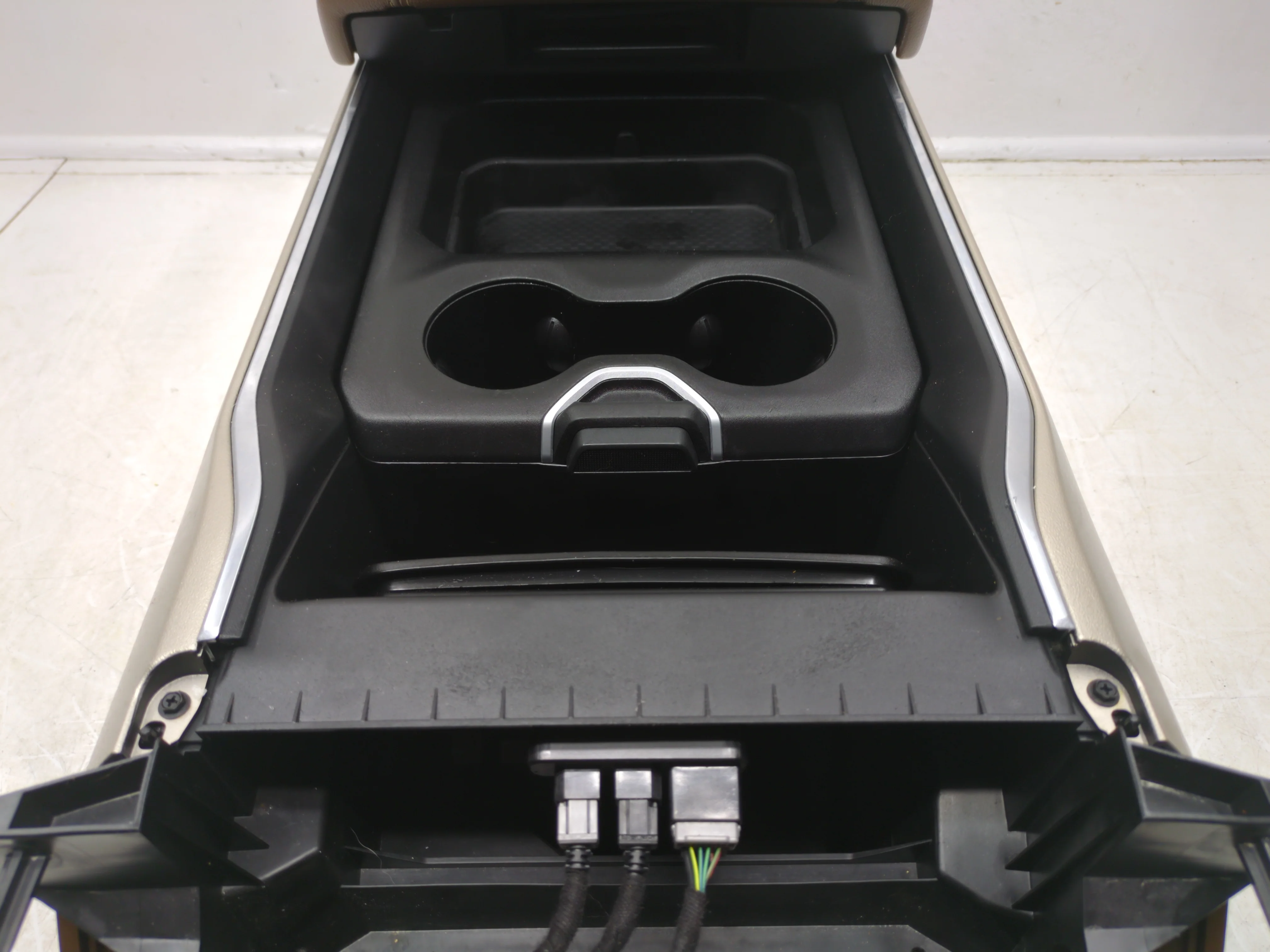 2019 - 2024 Dodge Ram Center Console, Laramie Mountain Brown 1500 DT #1765 - Image 3