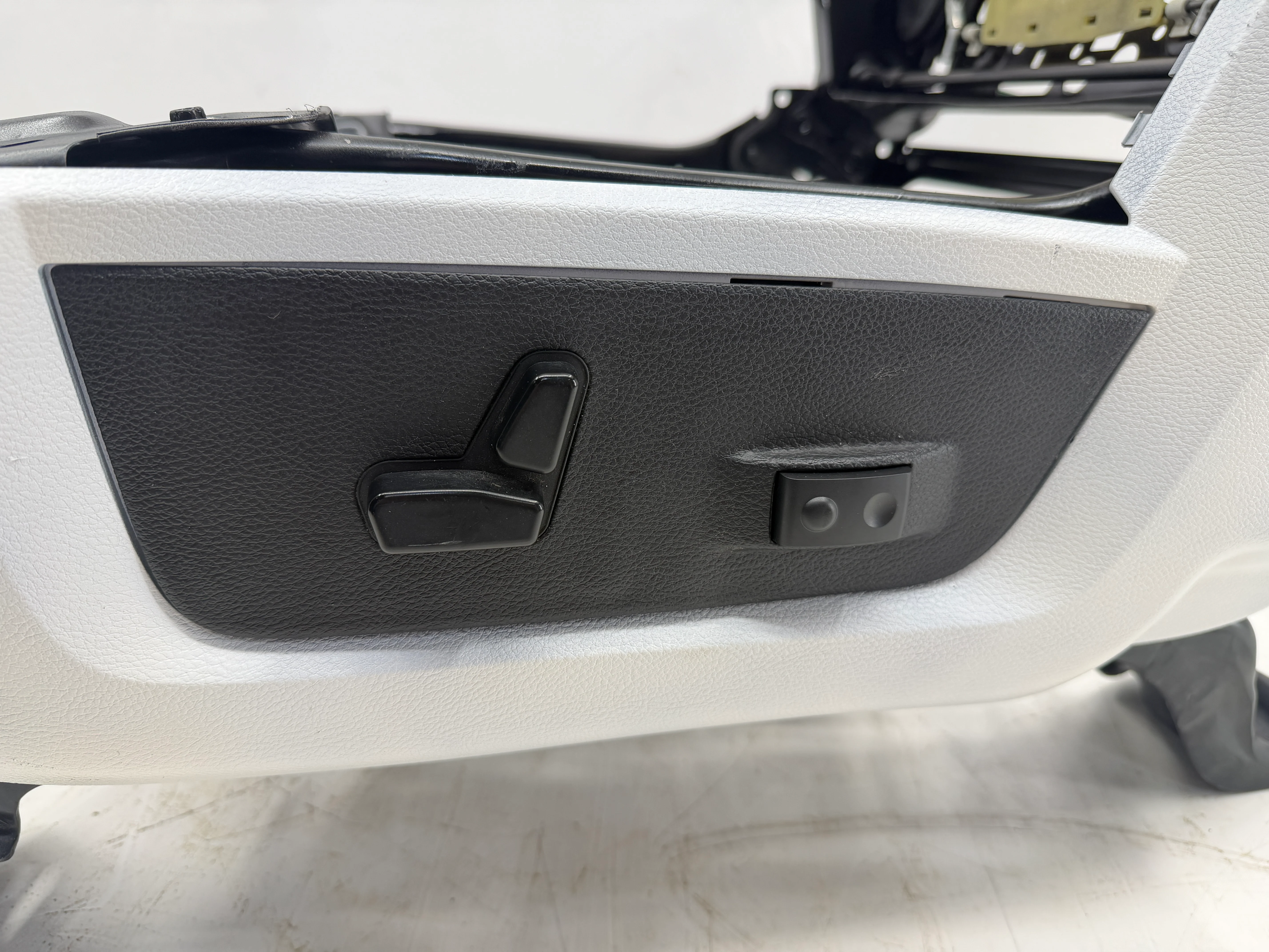 Ram Power Seat Conversion Kit, Drivers 2014-2025 HD & 1500 except DT - Image 8