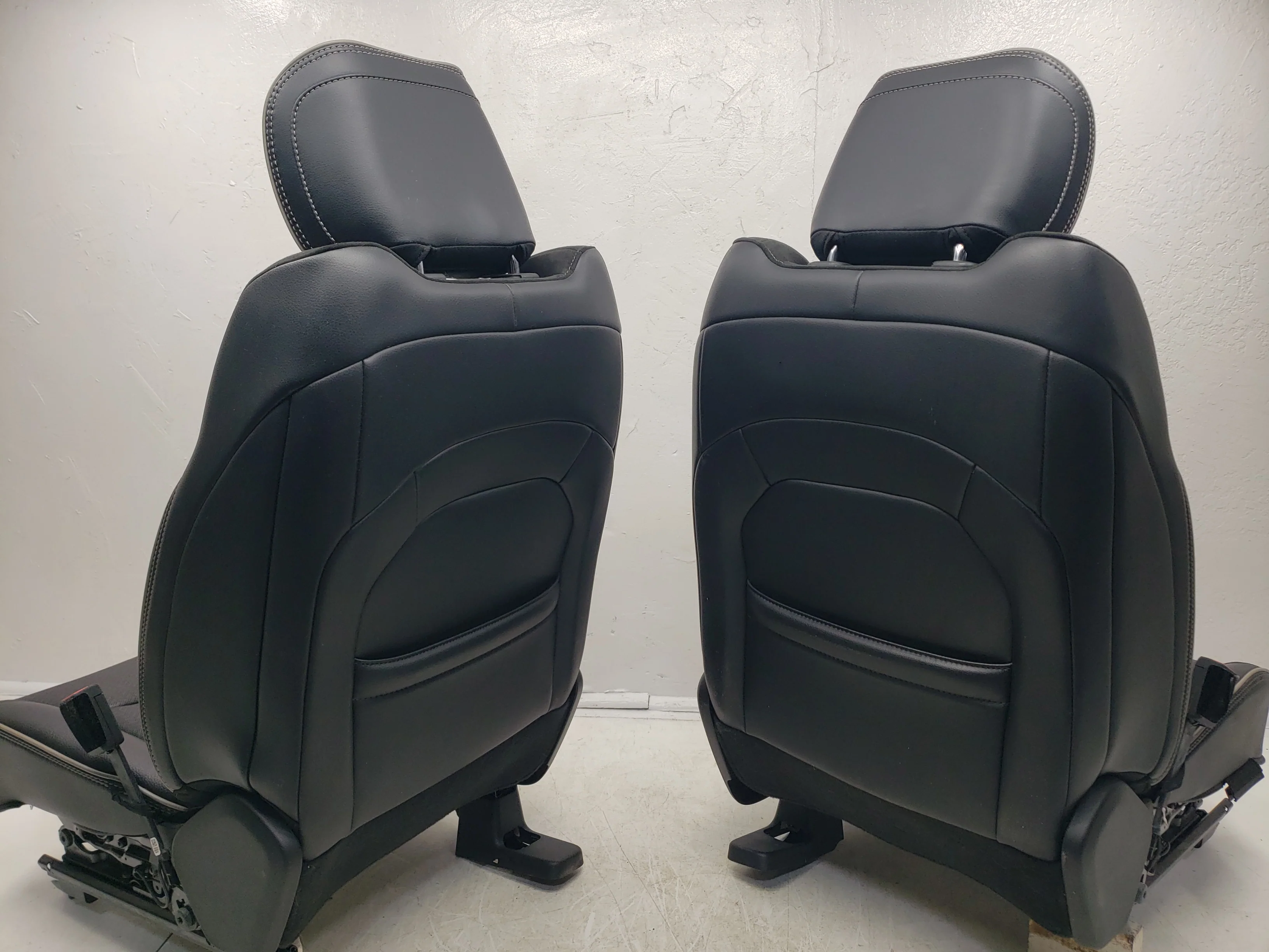 2019 - 2024 Dodge Ram Laramie Front Seats, Black Leather Suede, 1500 DT #1753 - Image 10