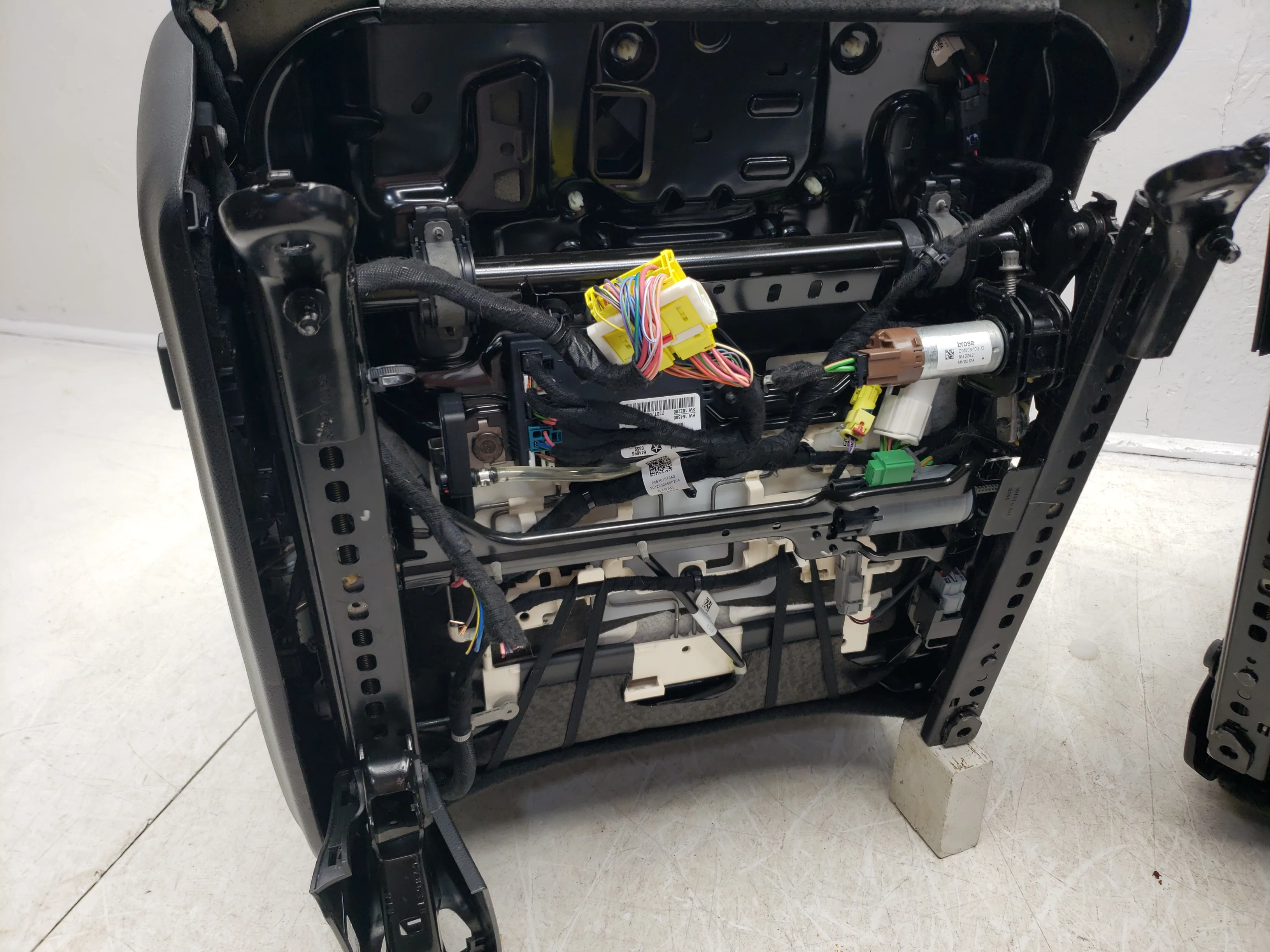 2019 - 2024 Dodge Ram Laramie Front Seats, Black Leather Suede, 1500 DT #1753 - Image 15