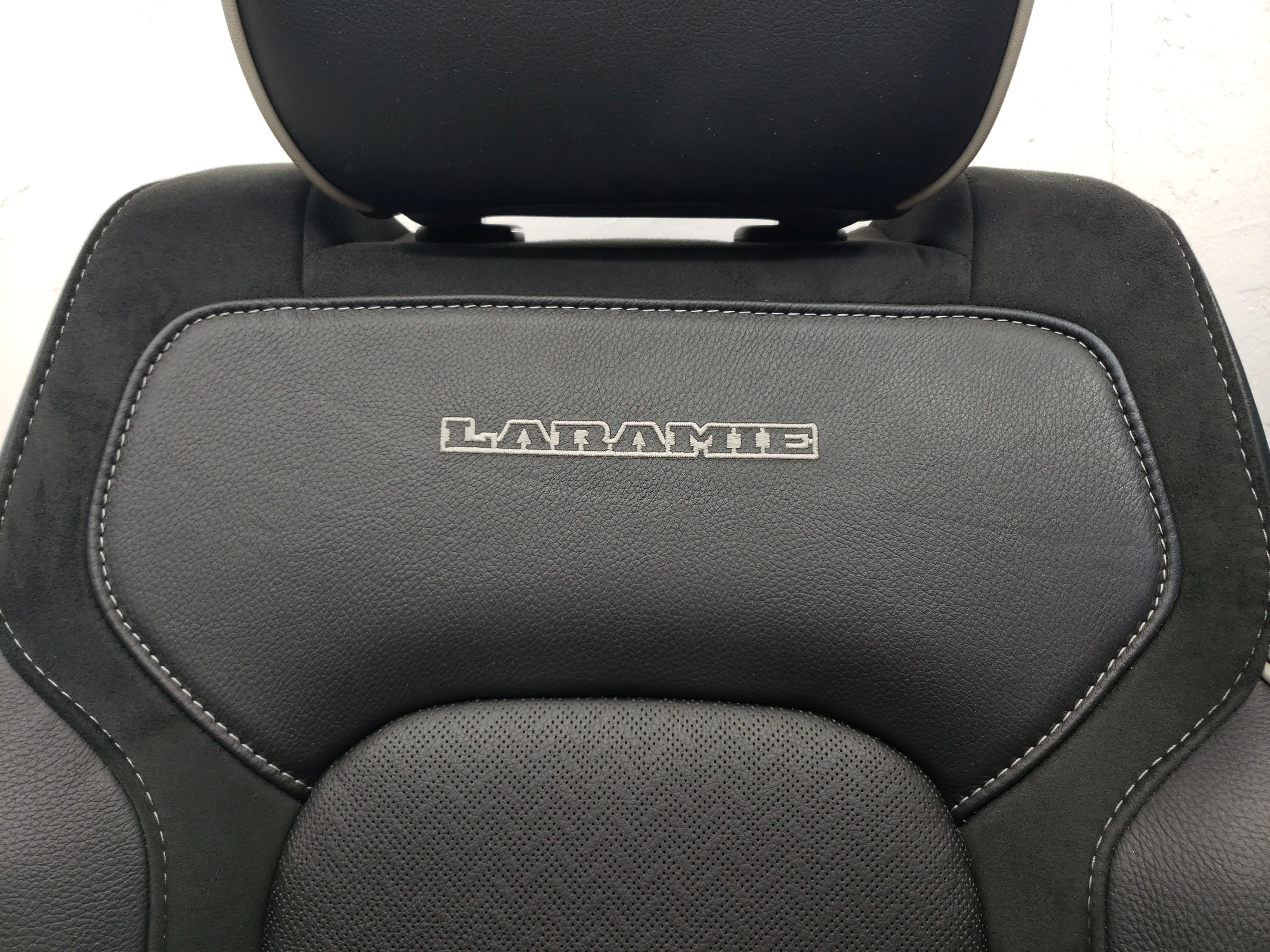 2019 - 2024 Dodge Ram Laramie Front Seats, Black Leather Suede, 1500 DT #1753 - Image 3