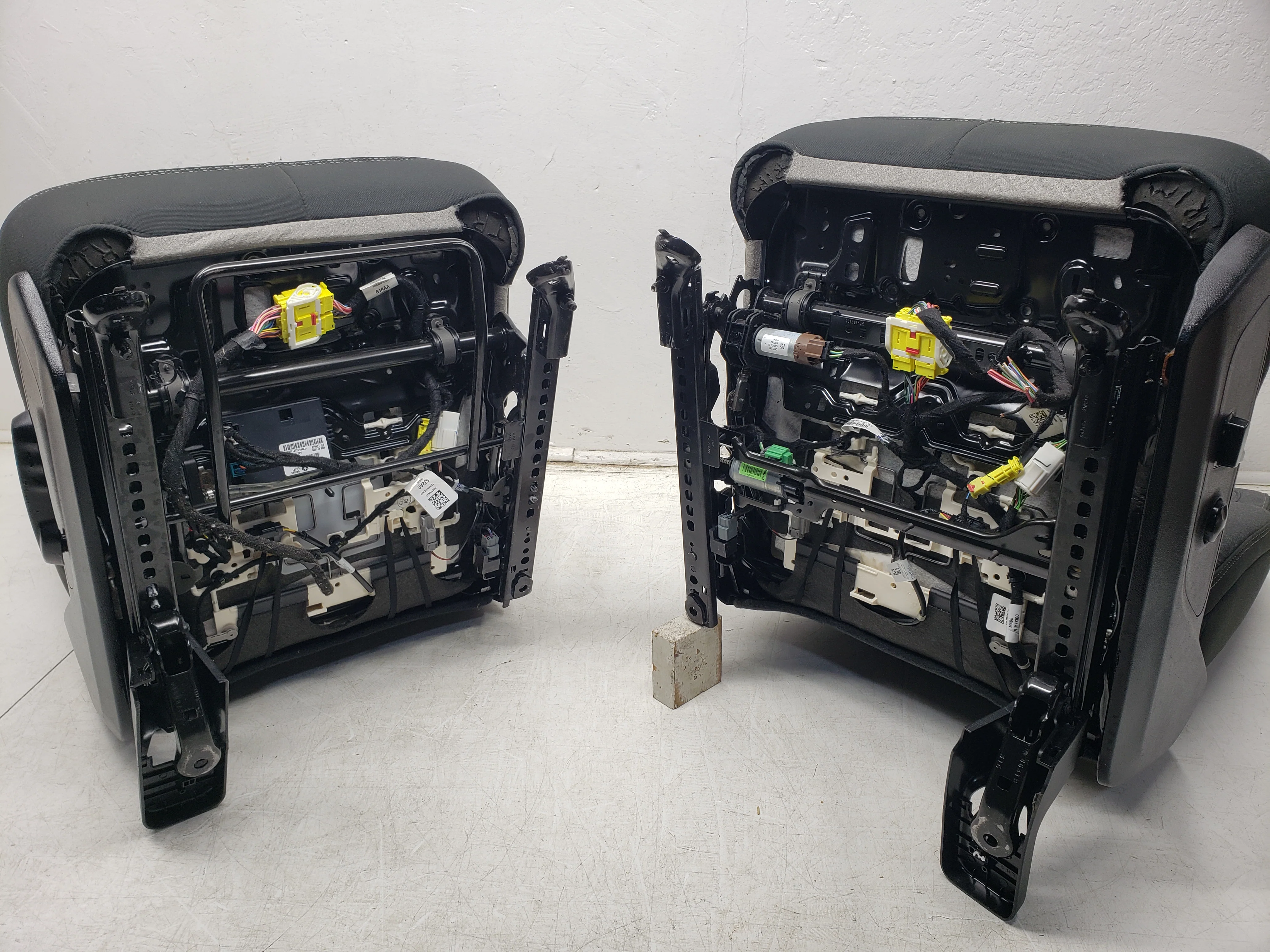 2019 - 2024 Dodge Ram Seats, Powered Heated Black Cloth, 1500 DT #1302 - Image 16