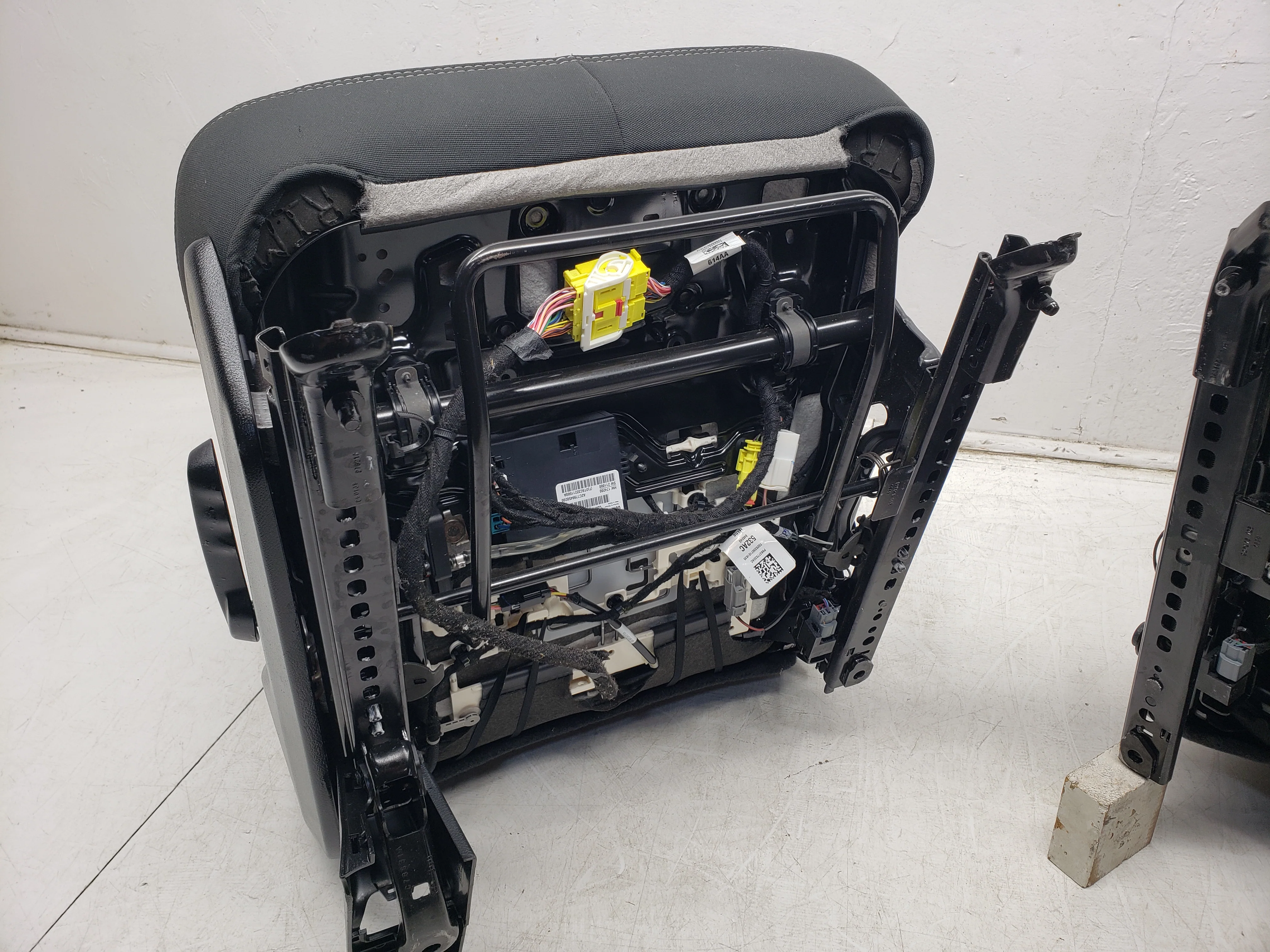 2019 - 2024 Dodge Ram Seats, Powered Heated Black Cloth, 1500 DT #1302 - Image 17