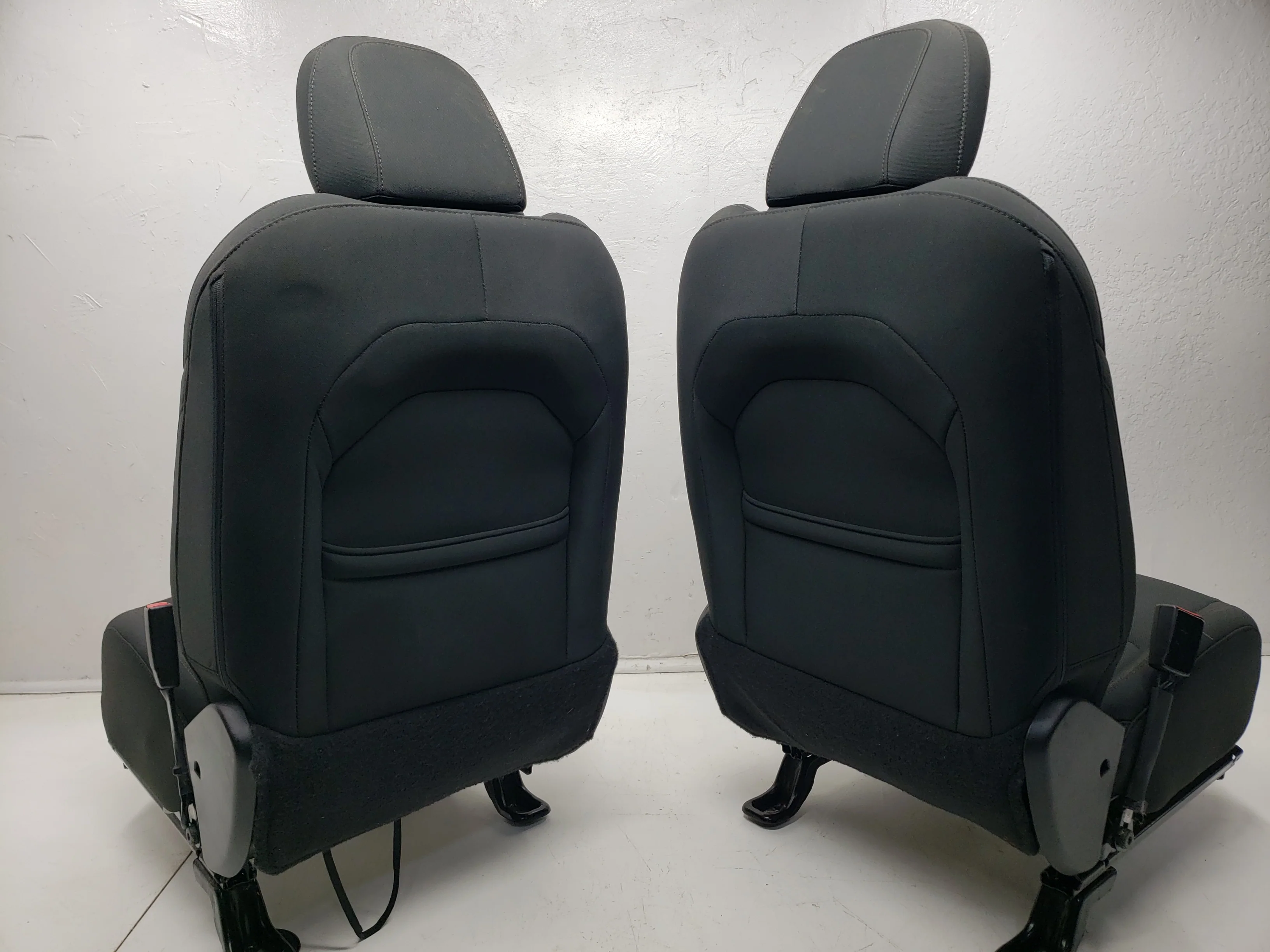 2019 - 2024 Jeep Wrangler JL Front Seats, 4 Door, Charcoal Black Cloth #1058 - Image 10