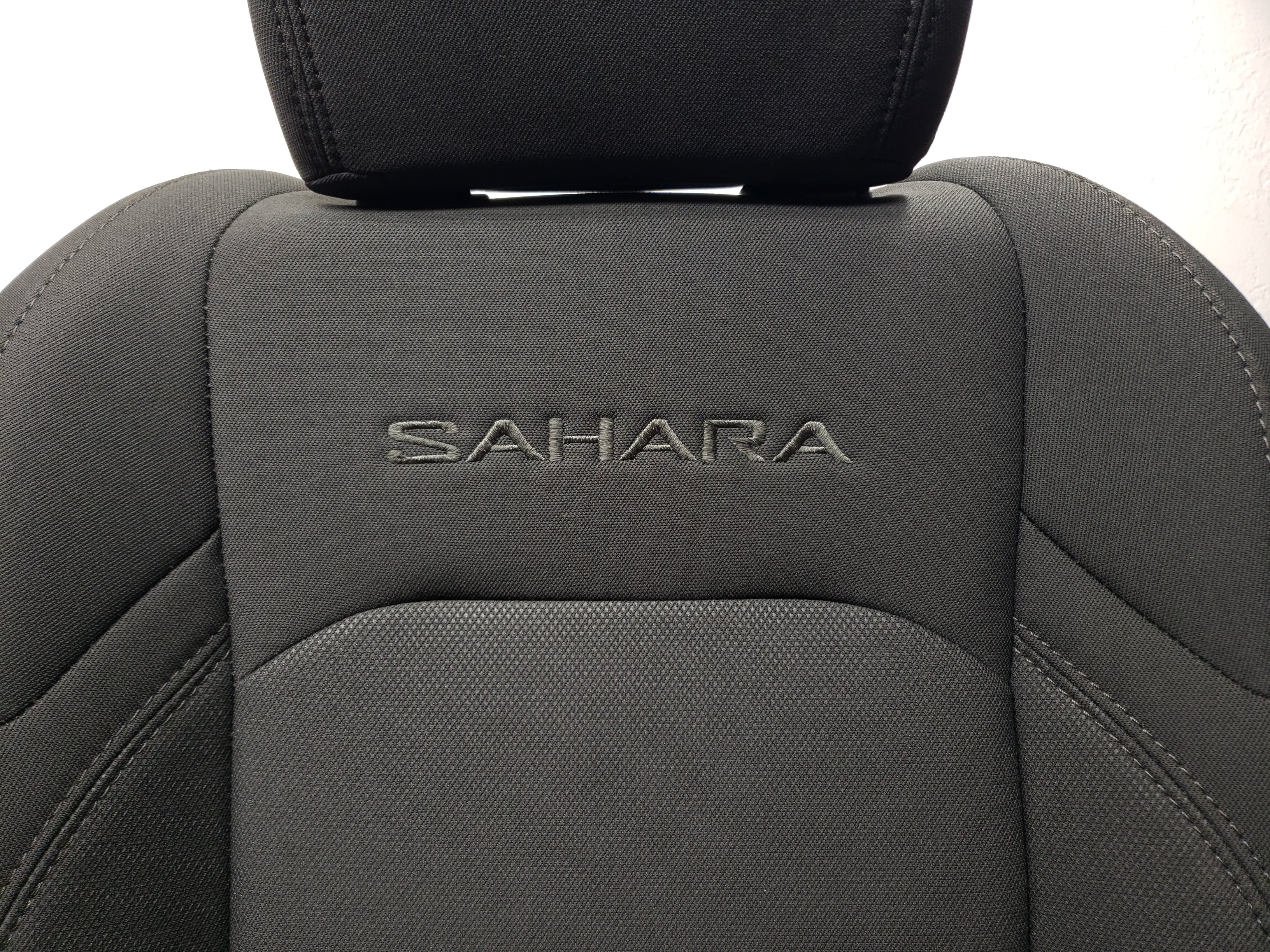 2019 - 2024 Jeep Wrangler JL Front Seats, 4 Door, Charcoal Black Cloth #1058 - Image 8