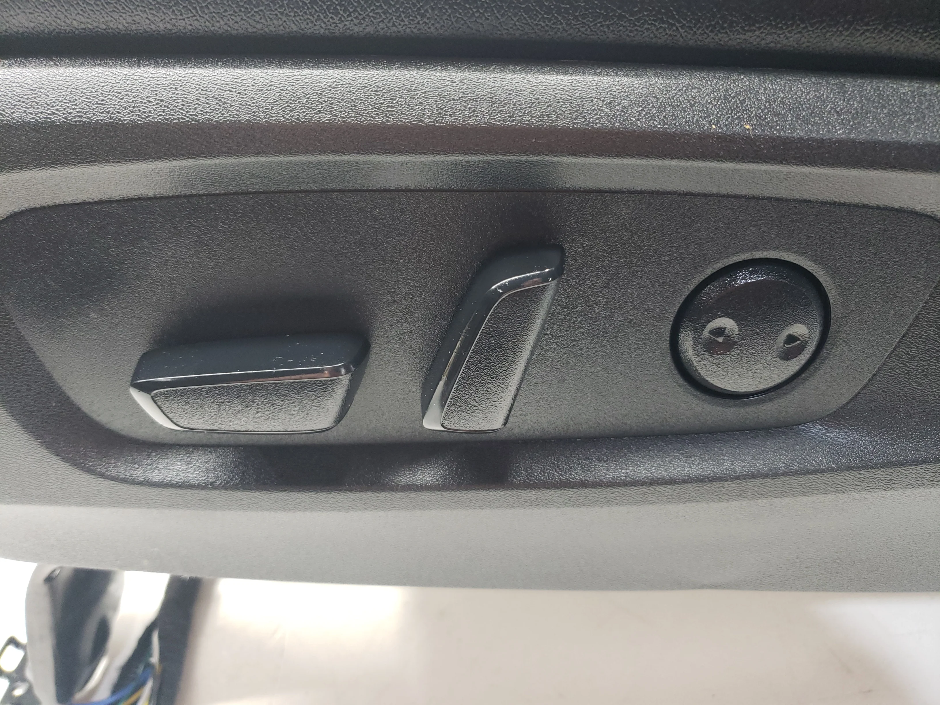 2022 - 2024 Nissan Pathfinder Rock Creek Seats, Black Leather 3 Rows #1055 - Image 10