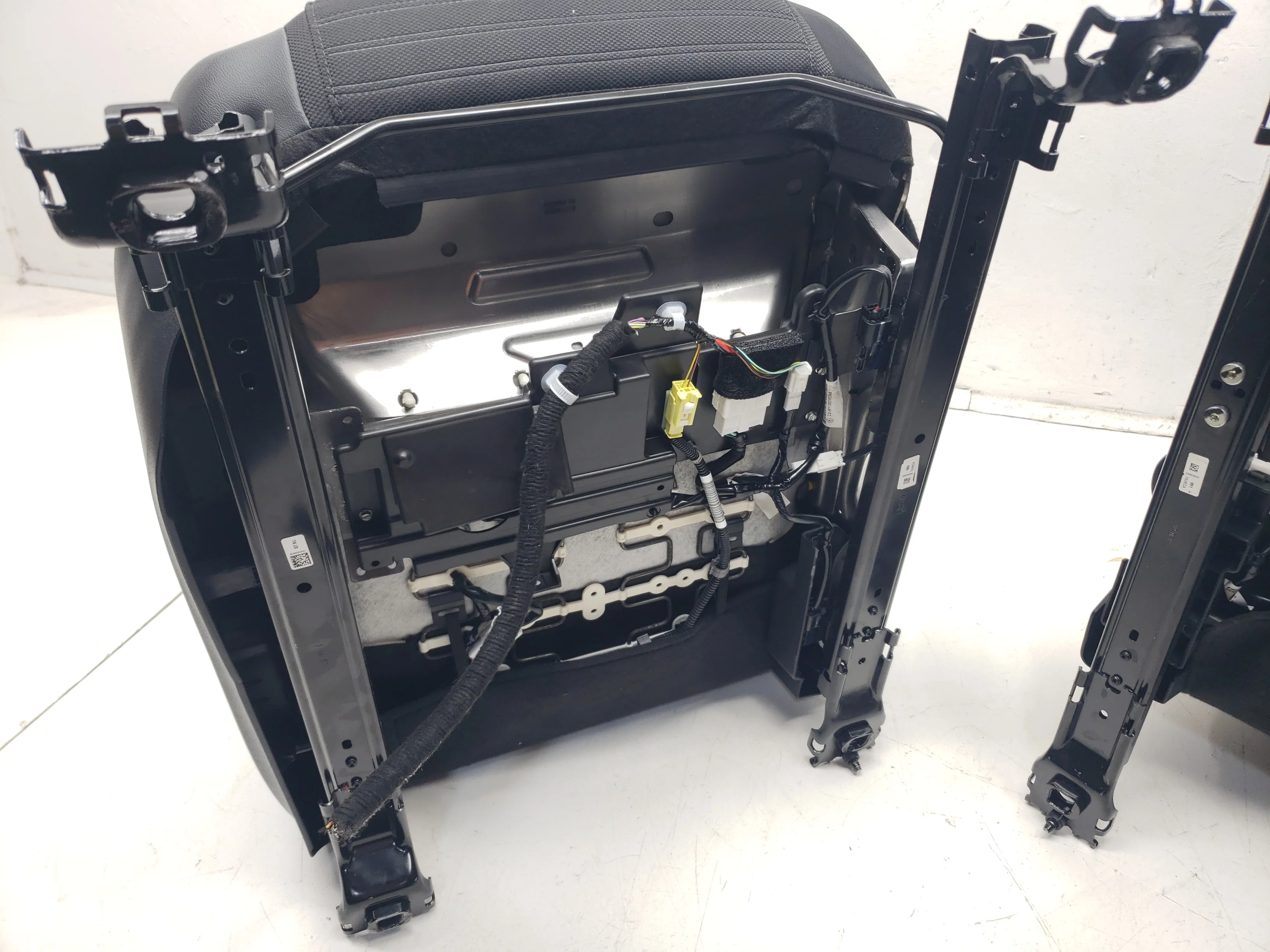 2022 - 2024 Nissan Pathfinder Rock Creek Seats, Black Leather 3 Rows #1055 - Image 17