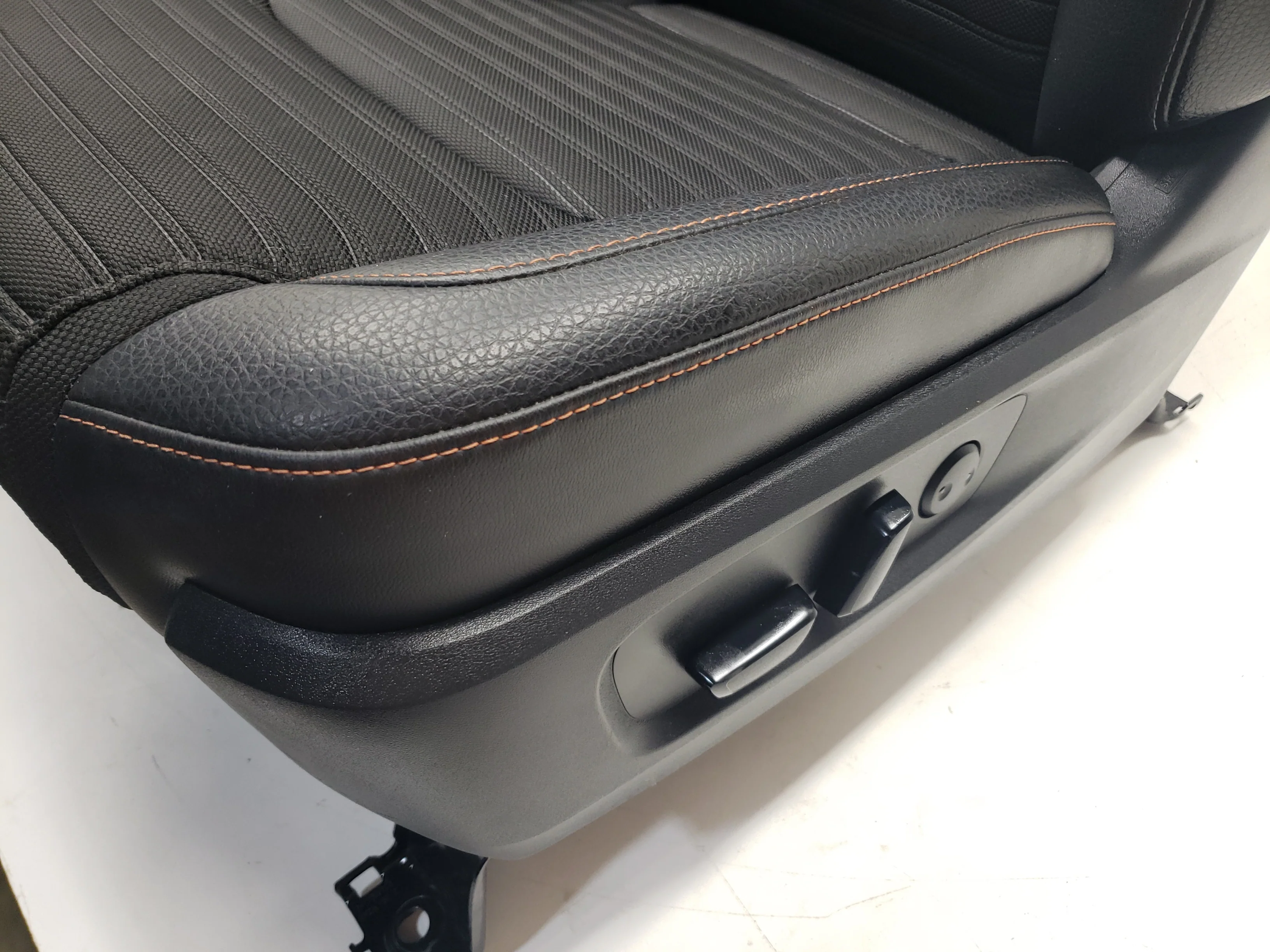 2022 - 2024 Nissan Pathfinder Rock Creek Seats, Black Leather 3 Rows #1055 - Image 5