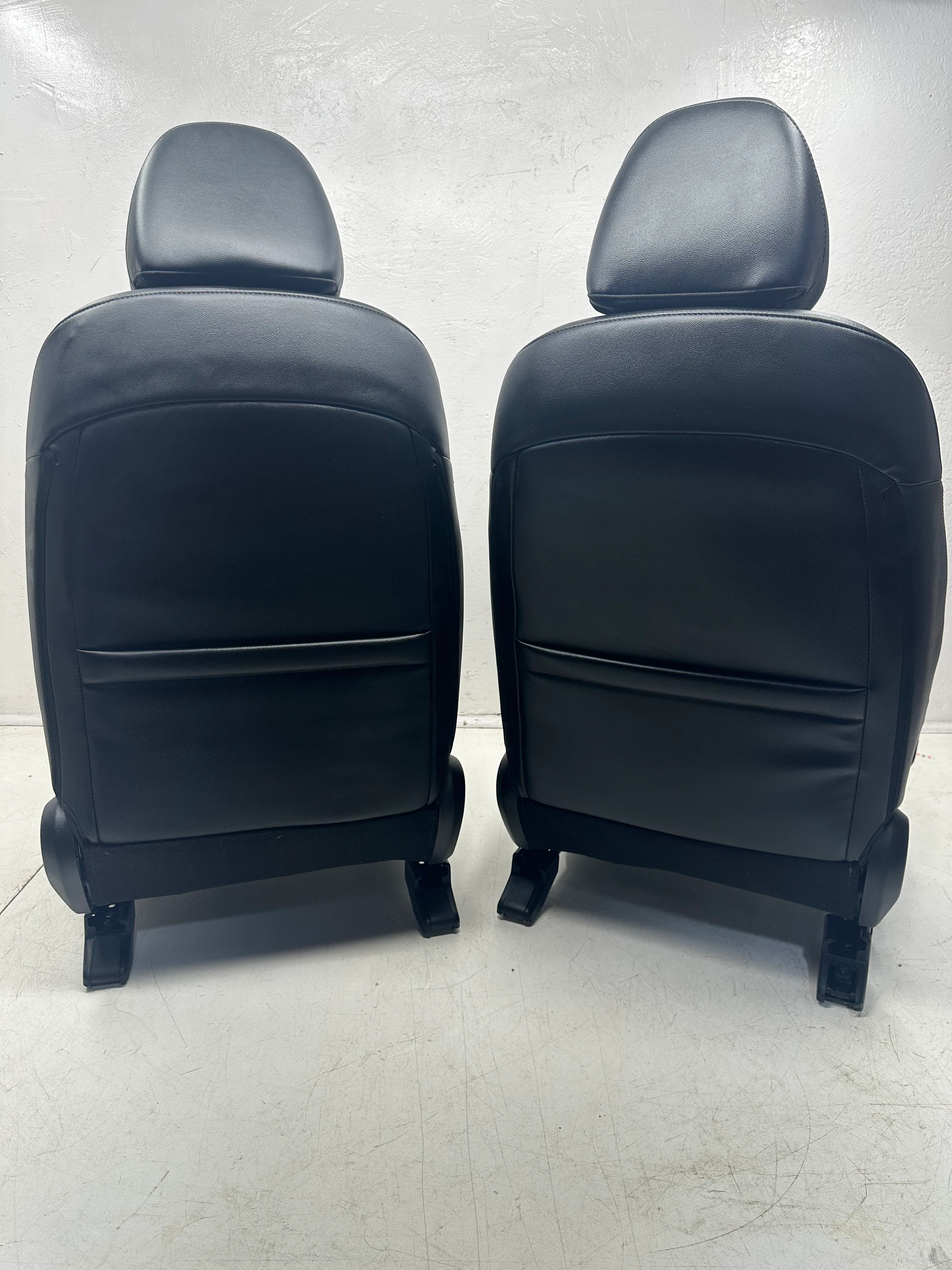 2022 - 2025 Hyundai Santa Cruz Front Seats, Night XRT, Black Leather #1083 - Image 12