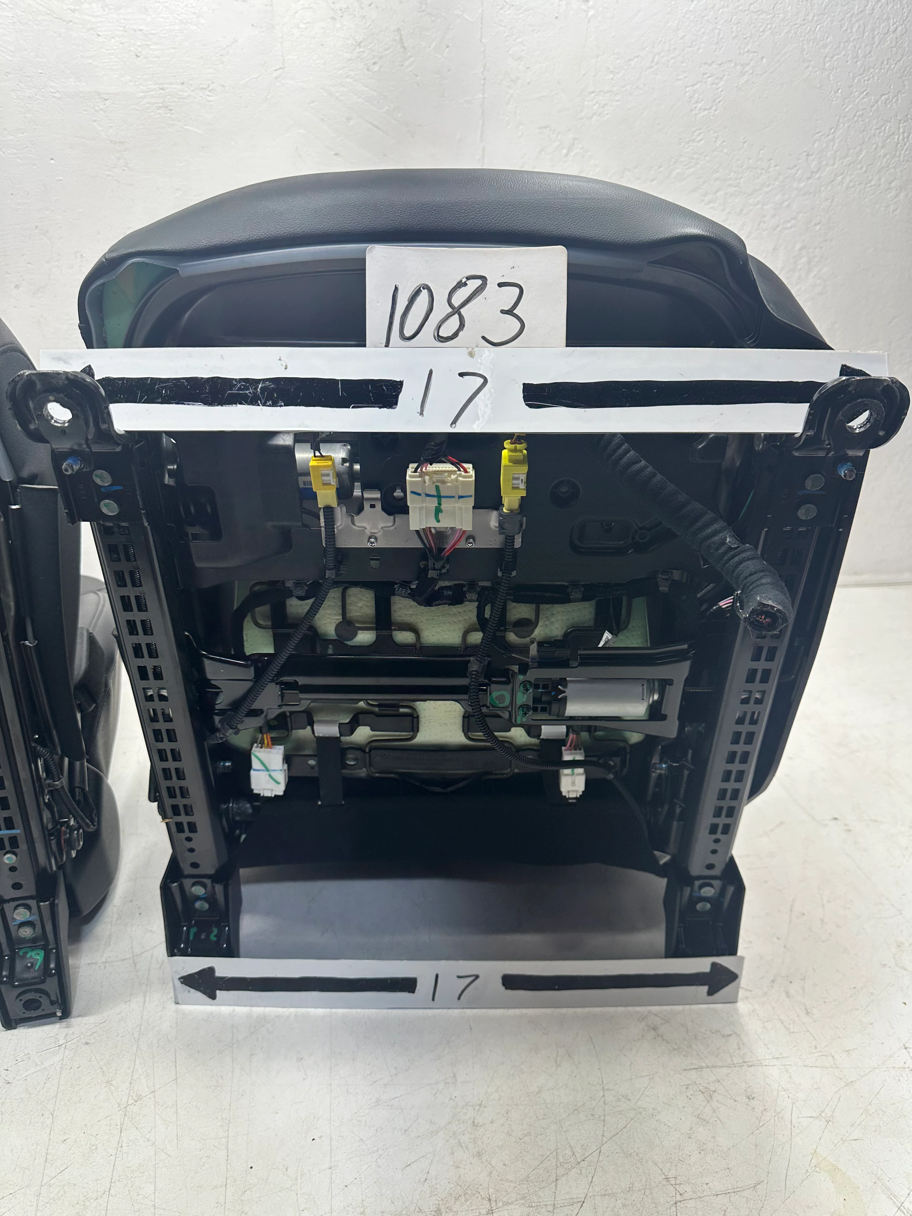 2022 - 2025 Hyundai Santa Cruz Front Seats, Night XRT, Black Leather #1083 - Image 16