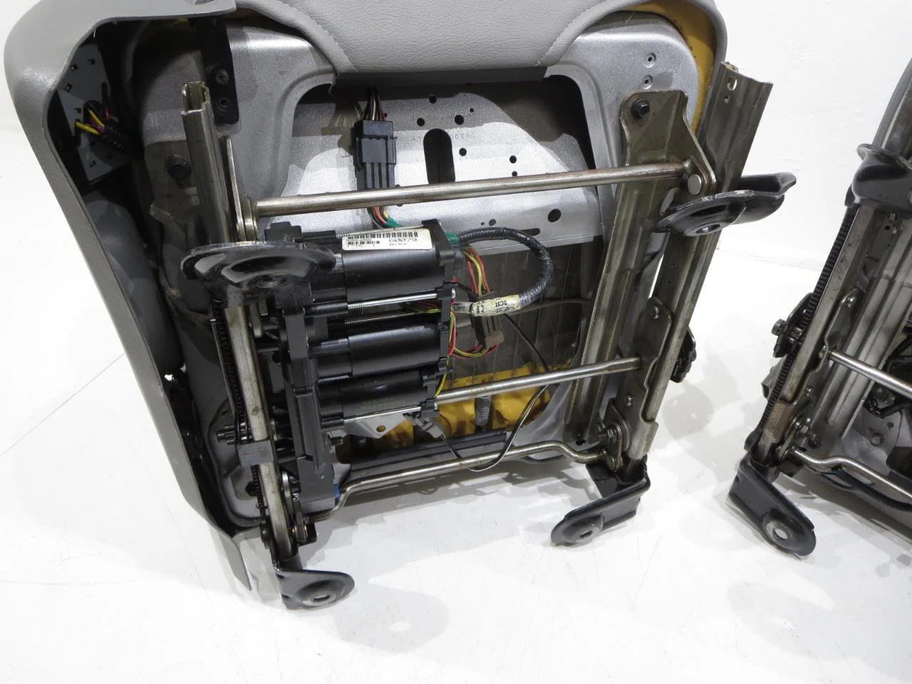 2003 - 2007 Custom Air Conditioned Ford Super Duty F250 Seats #005a - Image 15