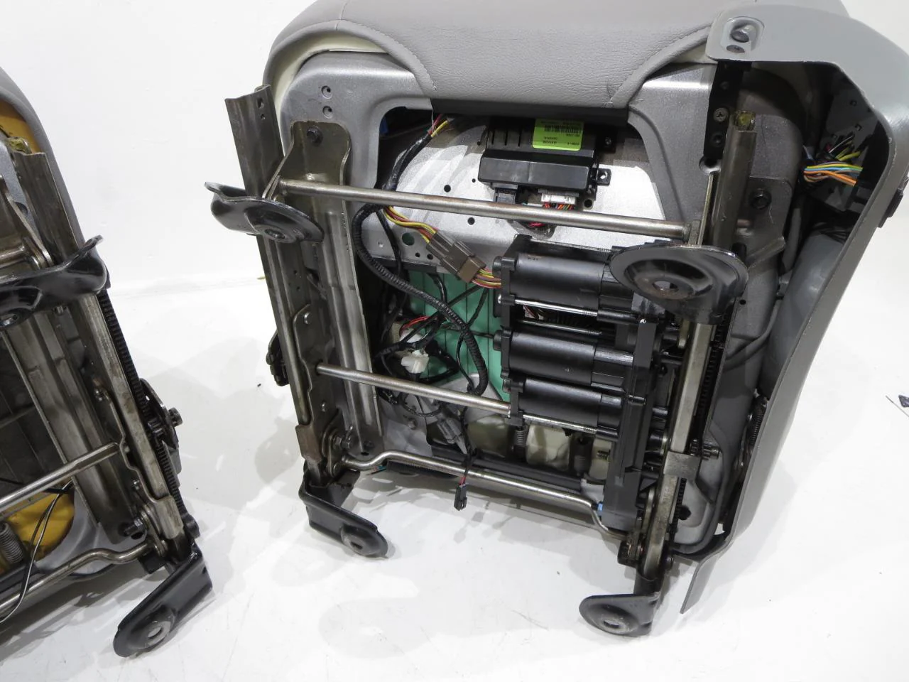 2003 - 2007 Custom Air Conditioned Ford Super Duty F250 Seats #005a - Image 16