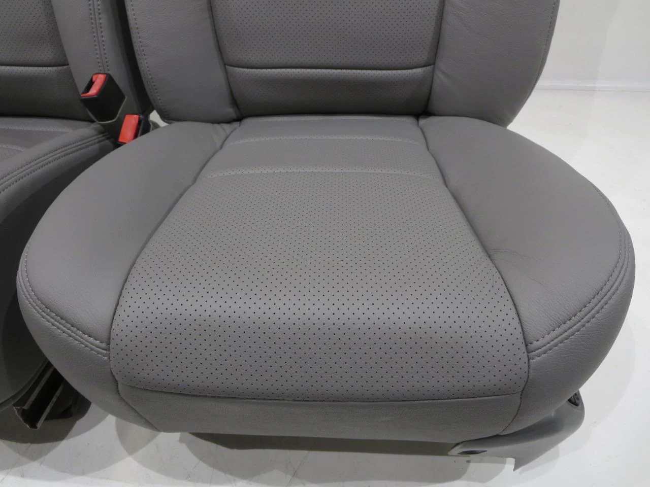 2003 - 2007 Custom Air Conditioned Ford Super Duty F250 Seats #005a - Image 3
