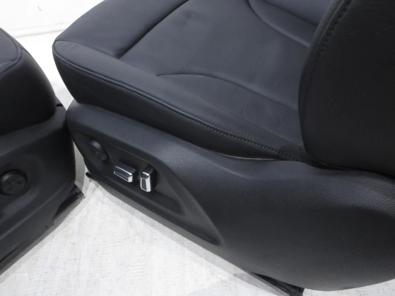 2015 - 2018 Audi Q3 Seats, Black Anthracite Leather, Powered. #9858r - Image 14