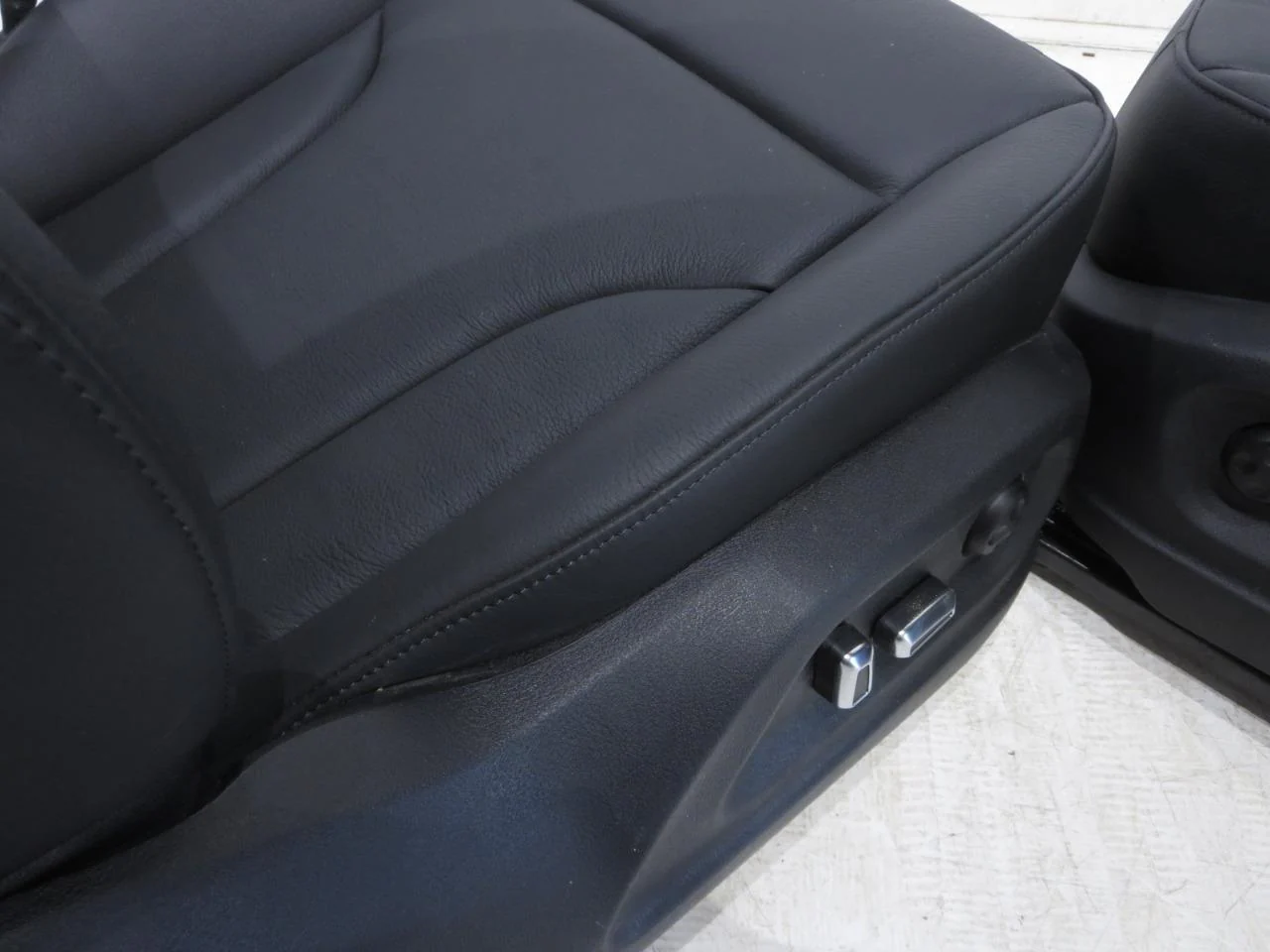 2015 - 2018 Audi Q3 Seats, Black Anthracite Leather, Powered. #9858r - Image 15