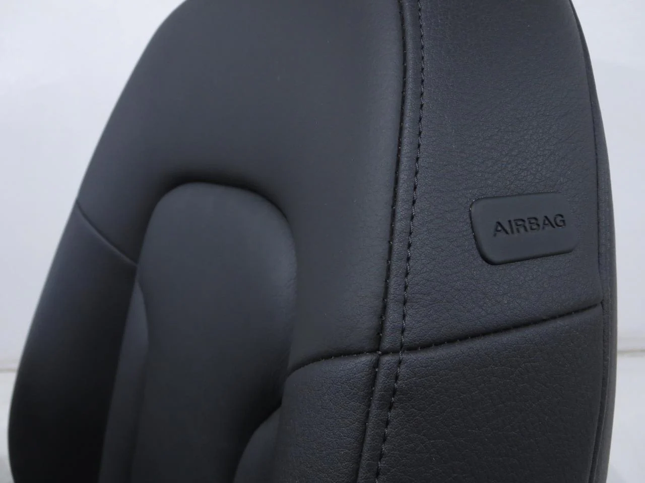 2015 - 2018 Audi Q3 Seats, Black Anthracite Leather, Powered. #9858r - Image 17