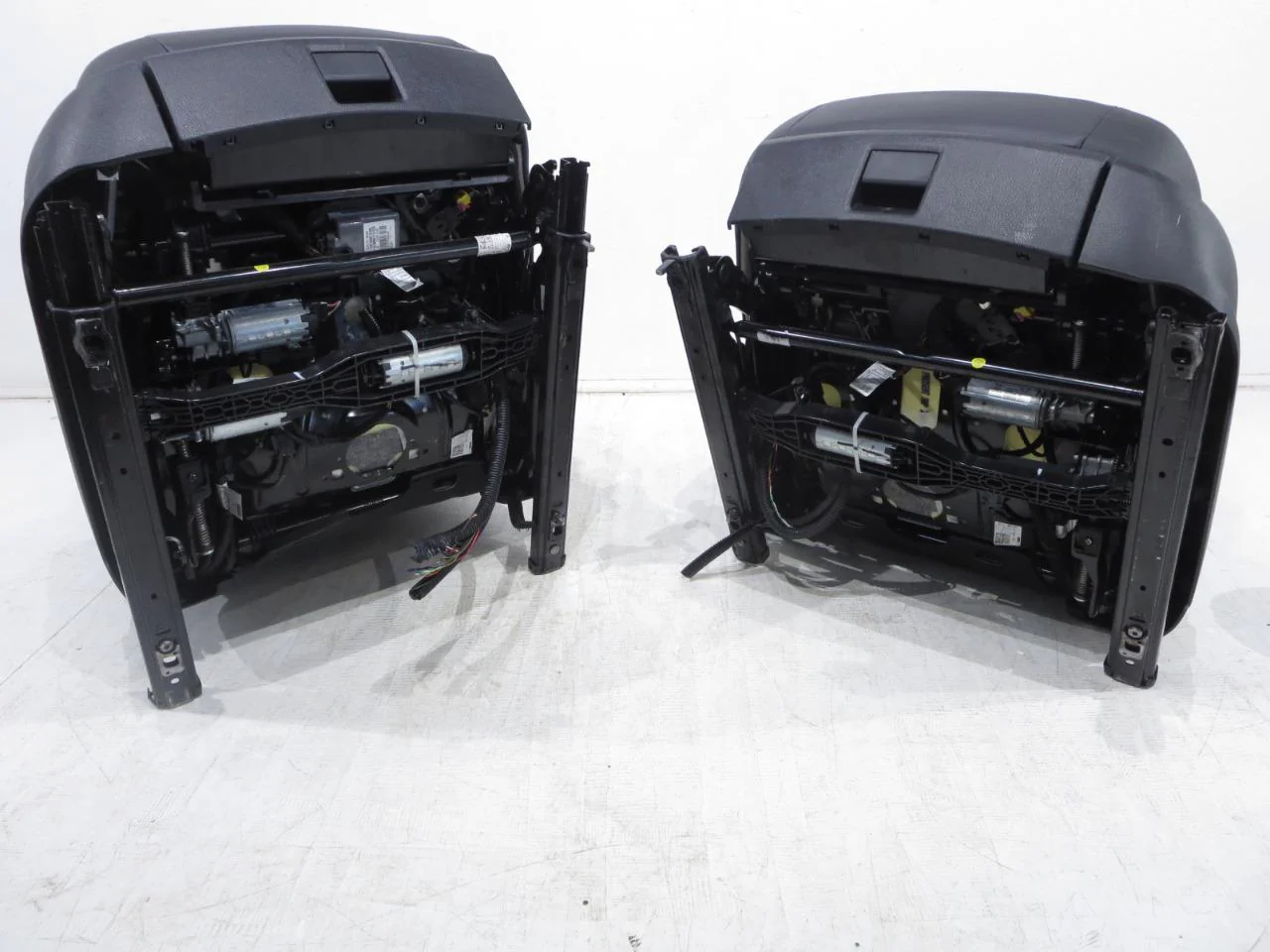 2015 - 2018 Audi Q3 Seats, Black Anthracite Leather, Powered. #9858r - Image 19