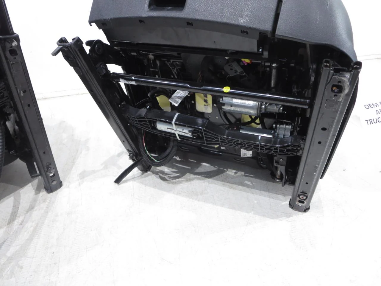 2015 - 2018 Audi Q3 Seats, Black Anthracite Leather, Powered. #9858r - Image 21