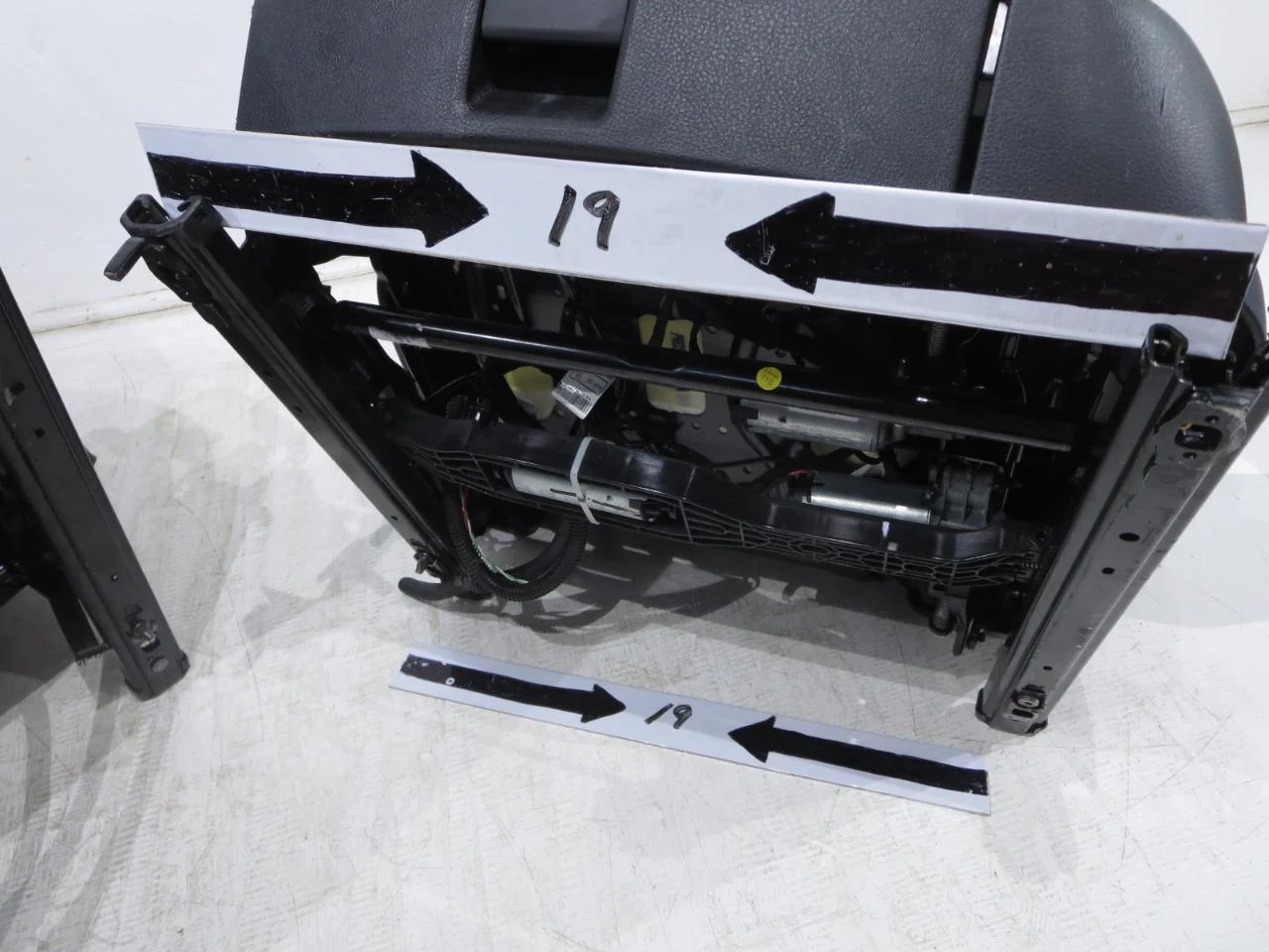 2015 - 2018 Audi Q3 Seats, Black Anthracite Leather, Powered. #9858r - Image 22