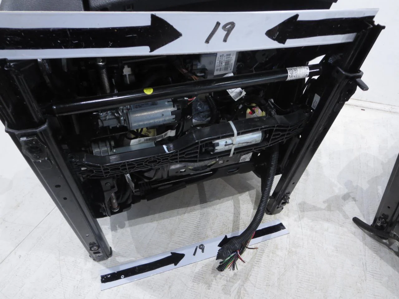 2015 - 2018 Audi Q3 Seats, Black Anthracite Leather, Powered. #9858r - Image 23