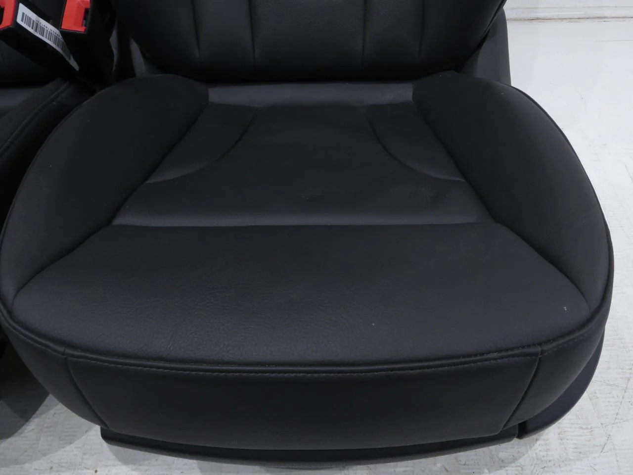 2015 - 2018 Audi Q3 Seats, Black Anthracite Leather, Powered. #9858r - Image 5