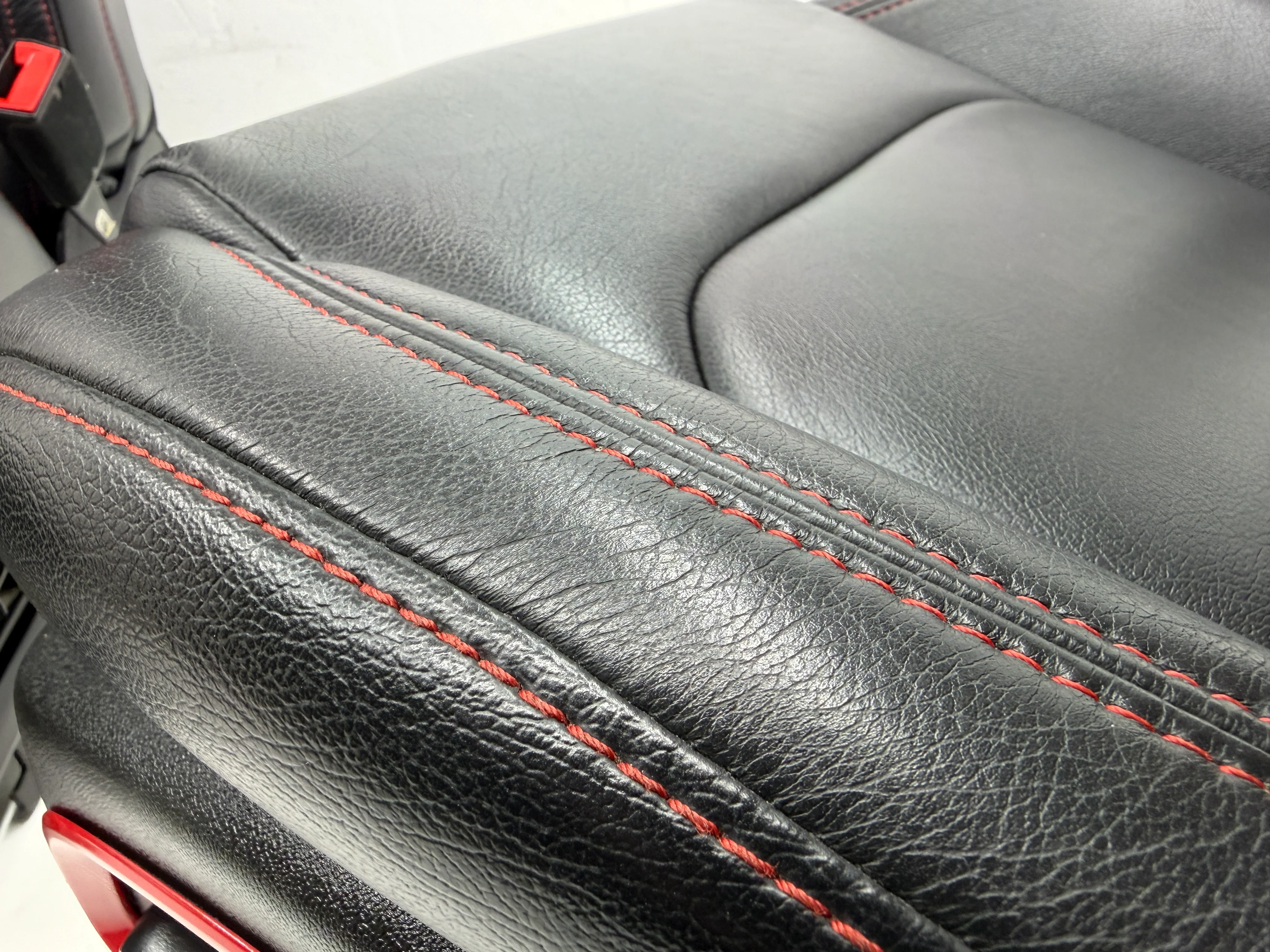 Camaro Seats 2016 - 2024, Katzkin Black and Red Leather Powered #3071 - Image 12