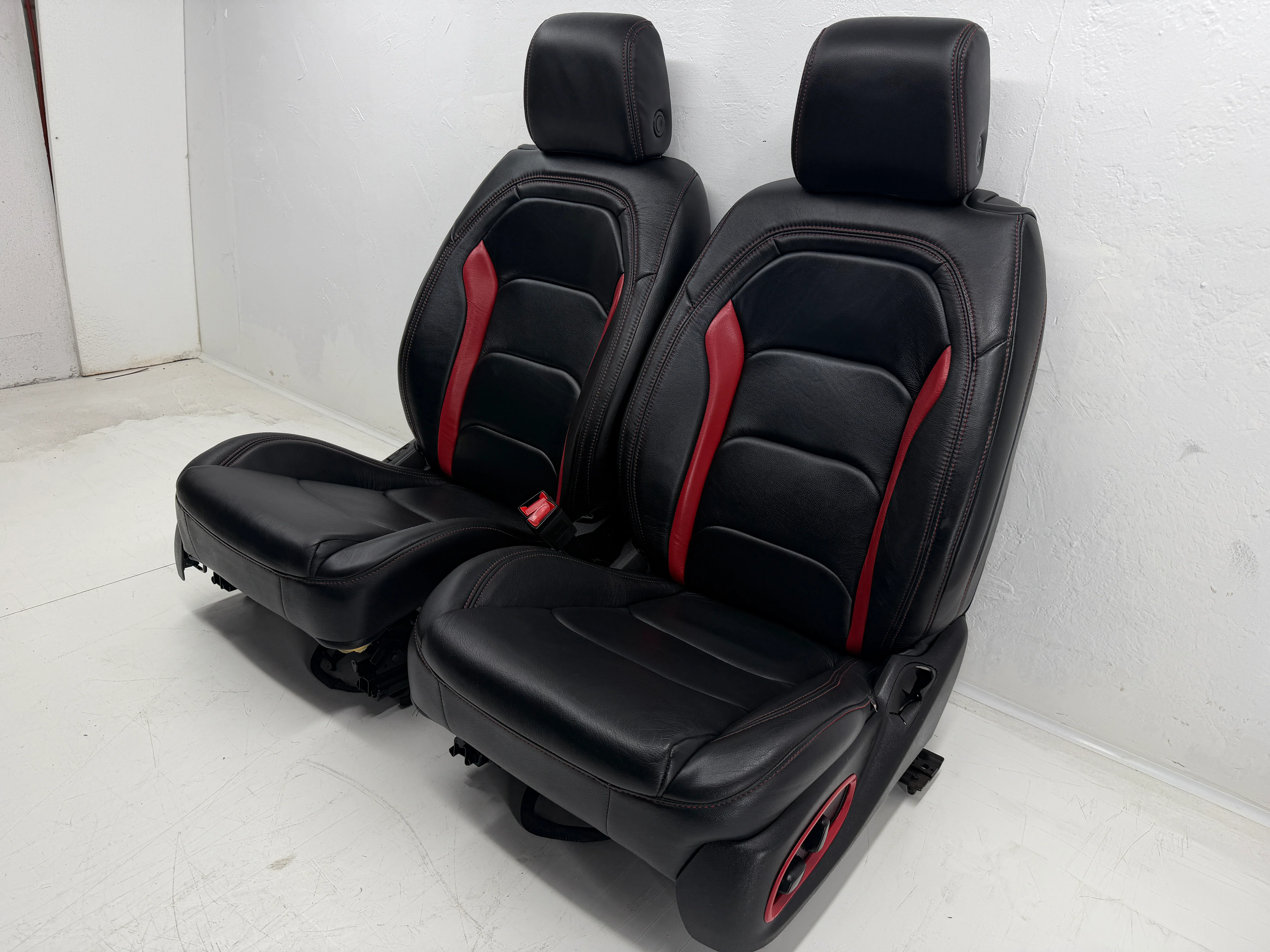 Camaro Seats 2016 - 2024, Katzkin Black and Red Leather Powered #3071 - Image 18