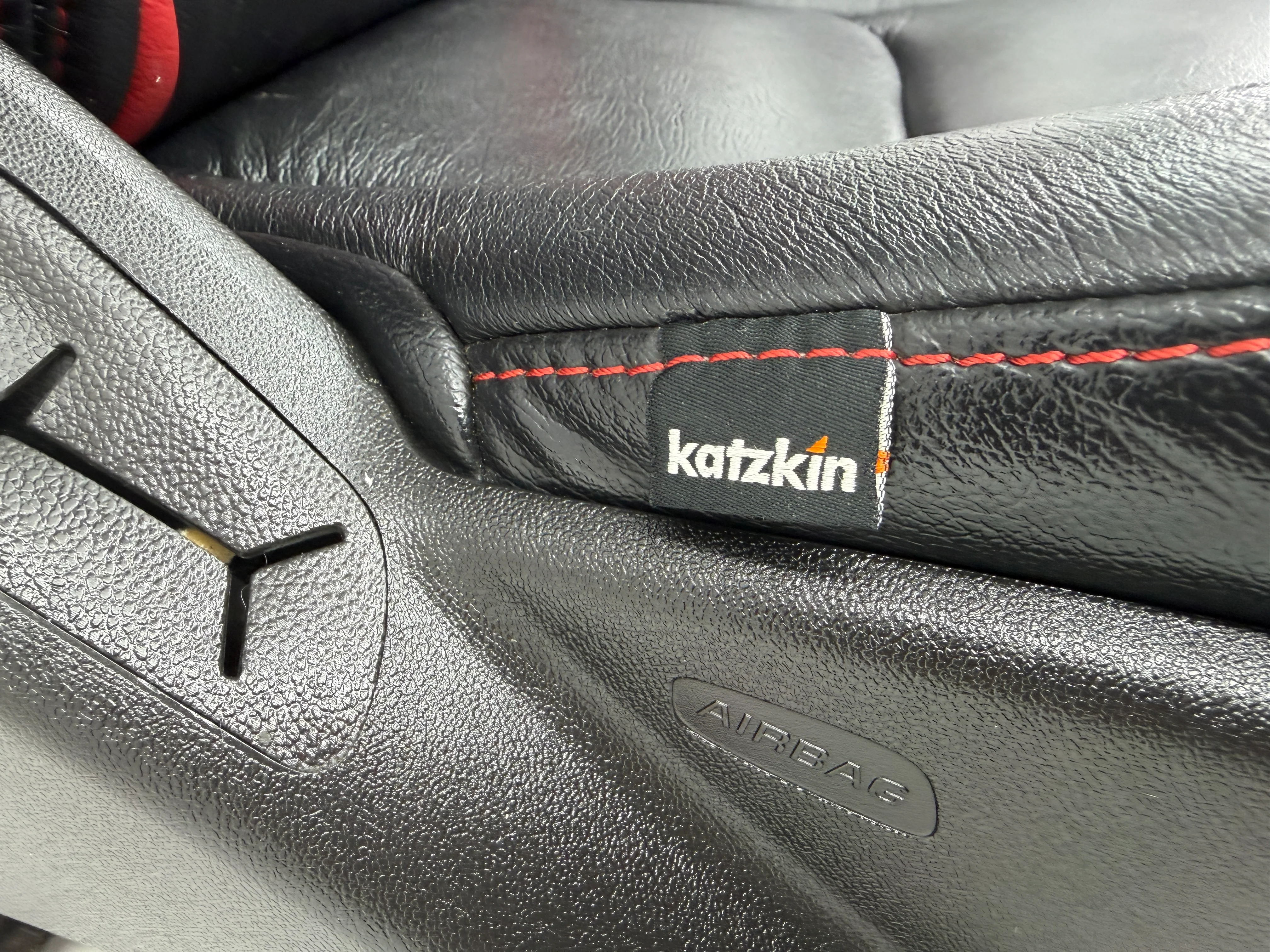Camaro Seats 2016 - 2024, Katzkin Black and Red Leather Powered #3071 - Image 4