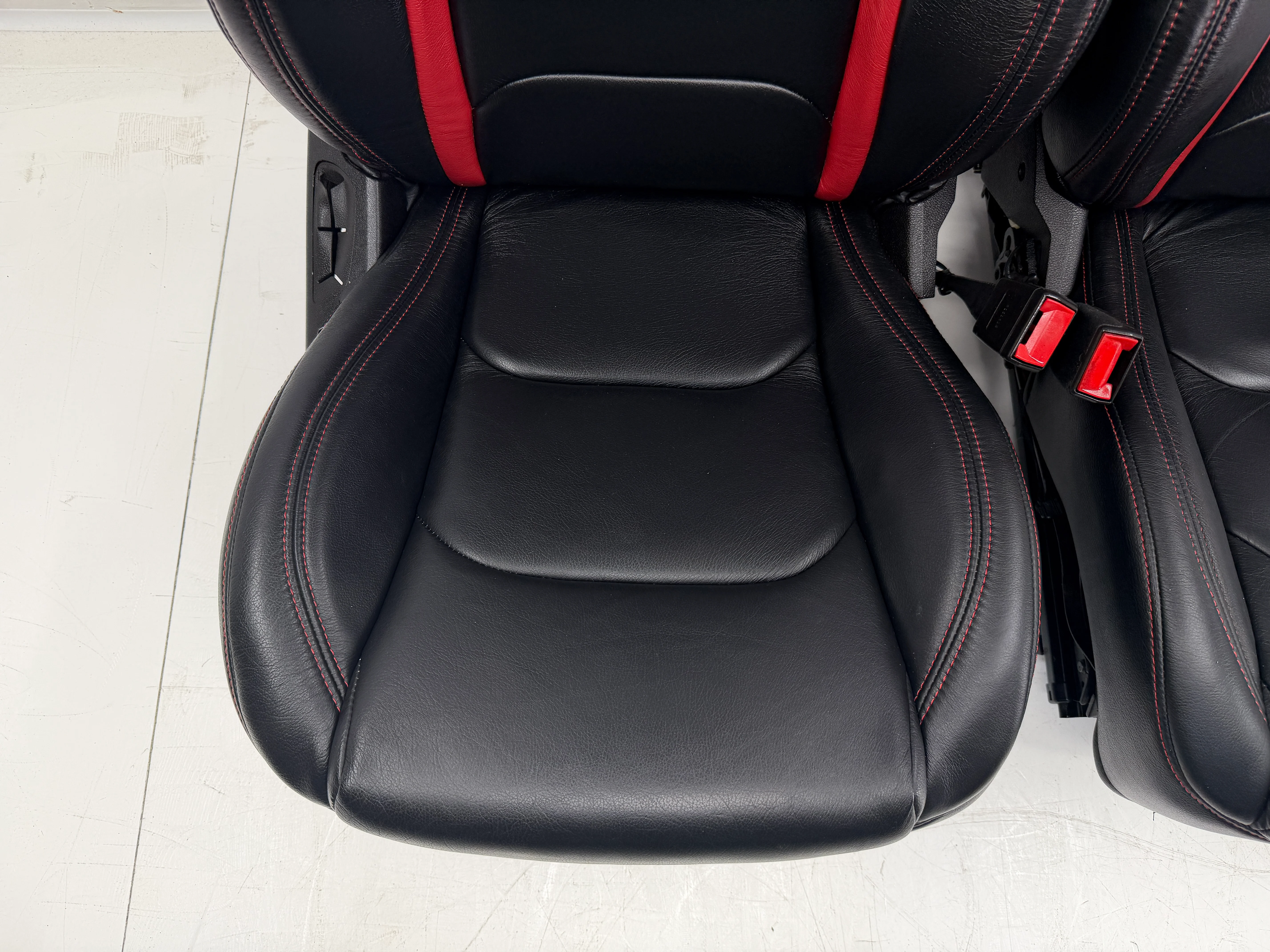 Camaro Seats 2016 - 2024, Katzkin Black and Red Leather Powered #3071 - Image 6