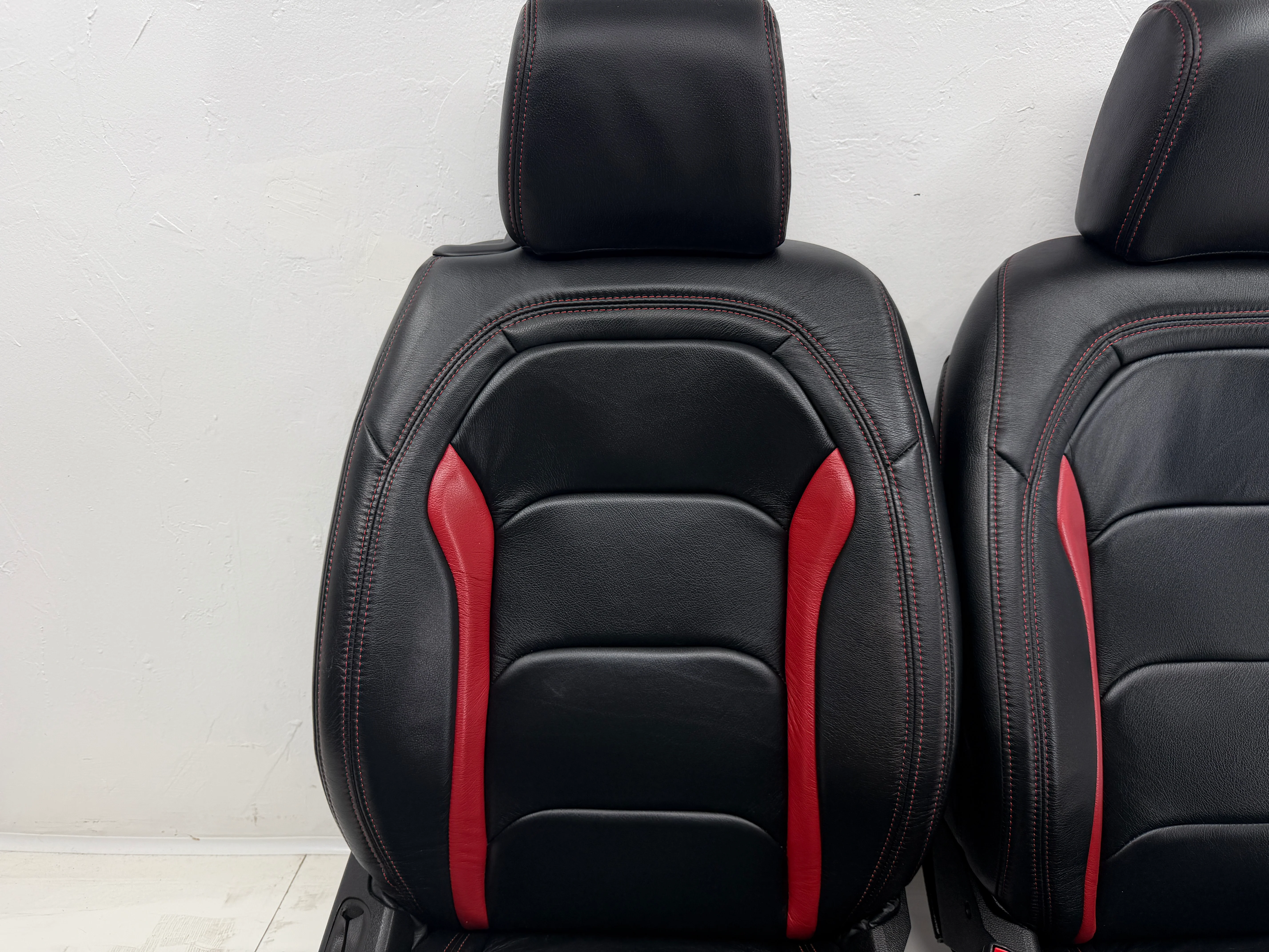 Camaro Seats 2016 - 2024, Katzkin Black and Red Leather Powered #3071 - Image 7
