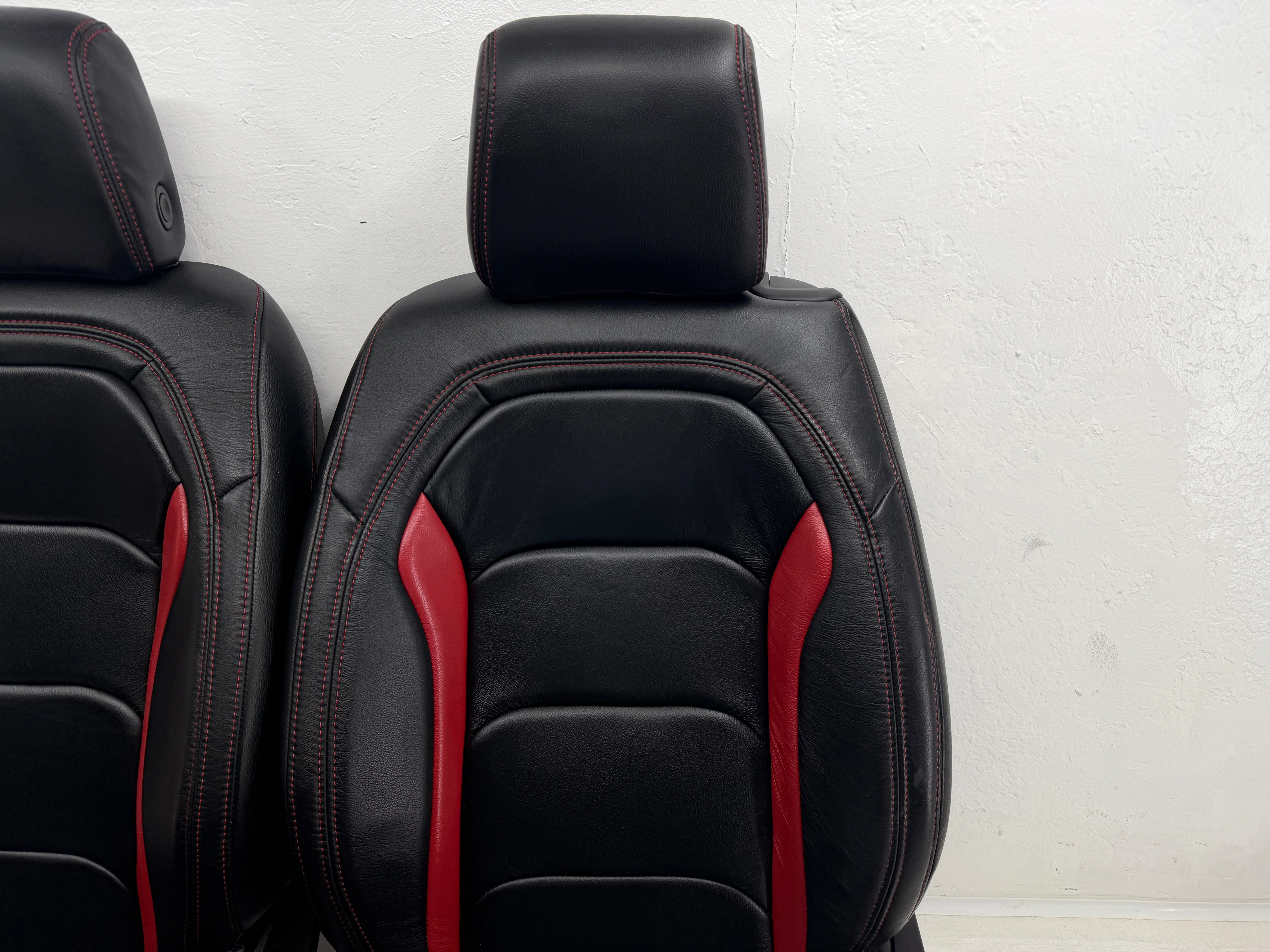 Camaro Seats 2016 - 2024, Katzkin Black and Red Leather Powered #3071 - Image 9