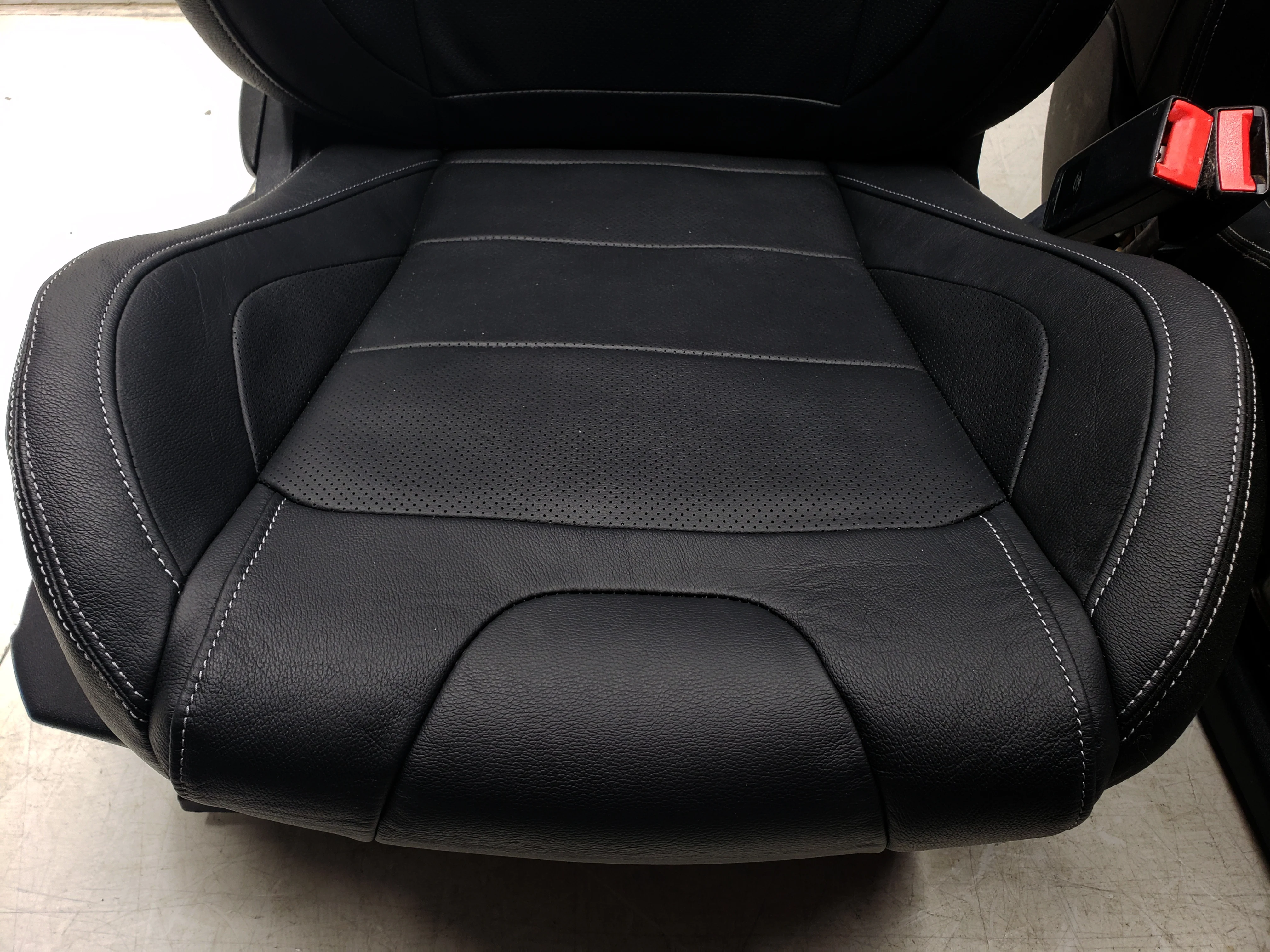 Mustang Recaro Seats, Heated & Cooled, Powered Coupe 2015-2023 - Image 4