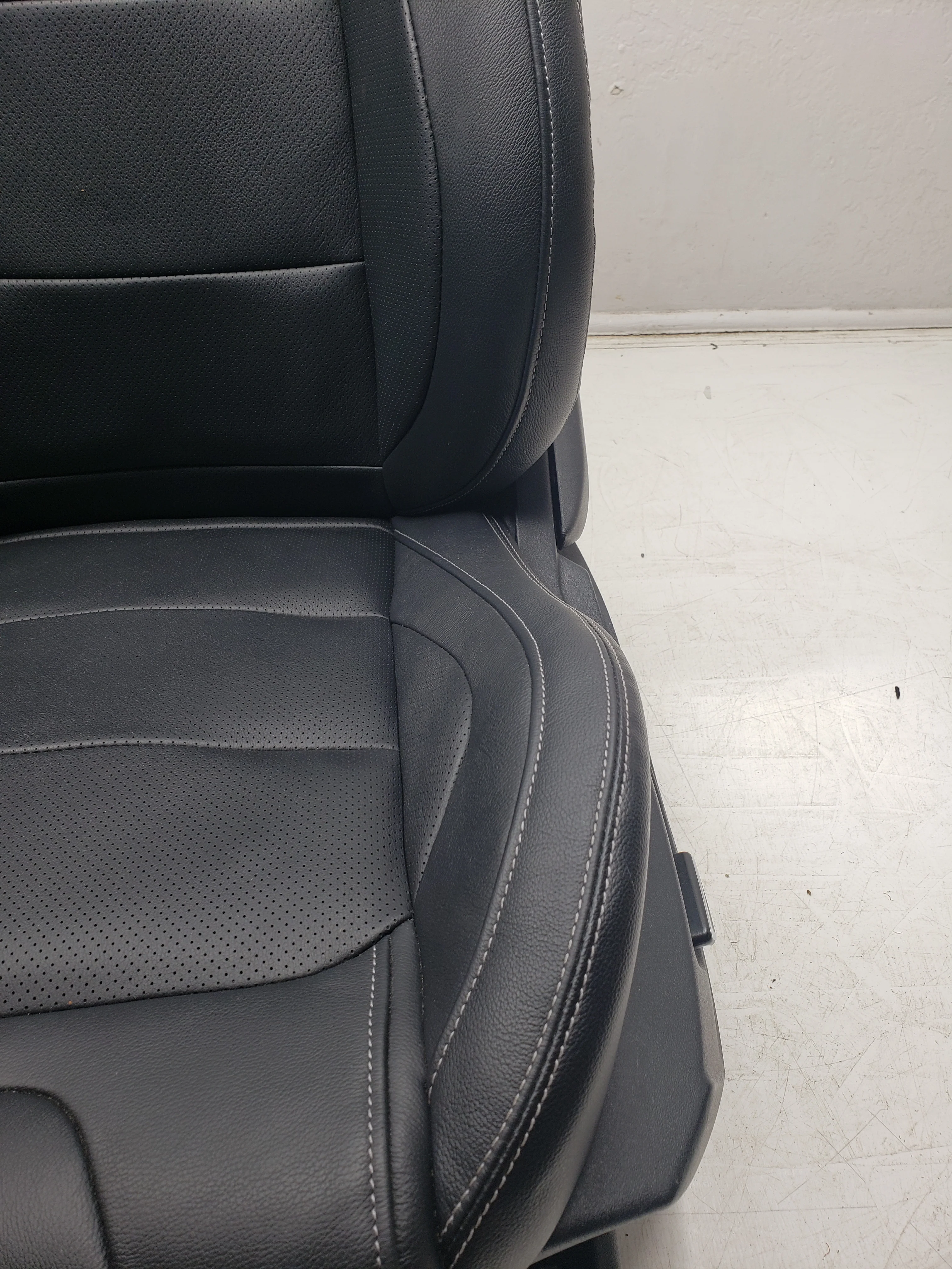 Mustang Recaro Seats, Heated & Cooled, Powered Coupe 2015-2023 - Image 6